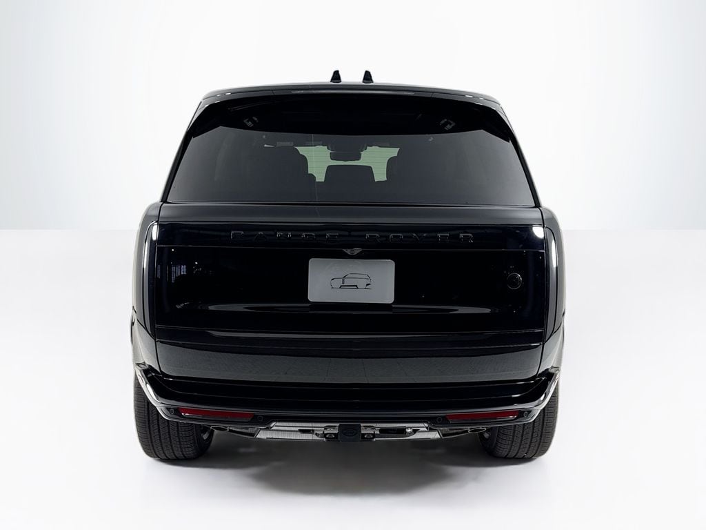 2026 Land Rover Range Rover SV photo 2