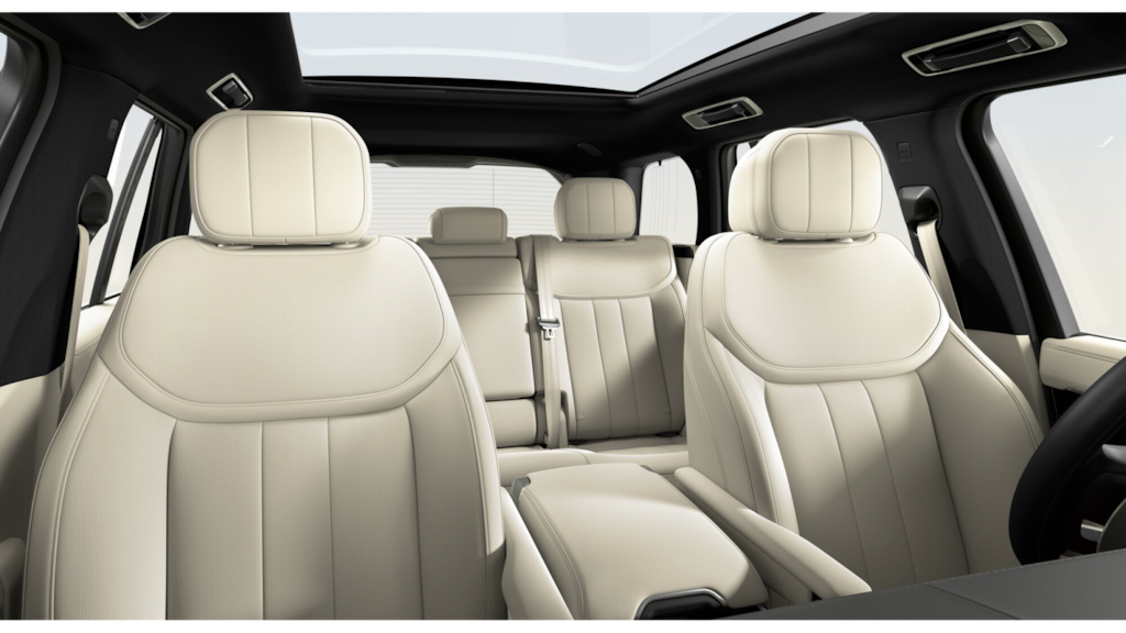 2026 Land Rover Range Rover SE photo 2