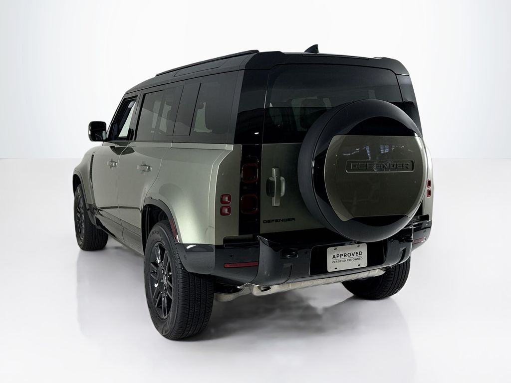 2025 Land Rover Defender 110 X-Dynamic SE photo 3
