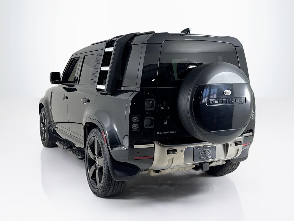 2021 Land Rover Defender 110 photo 3