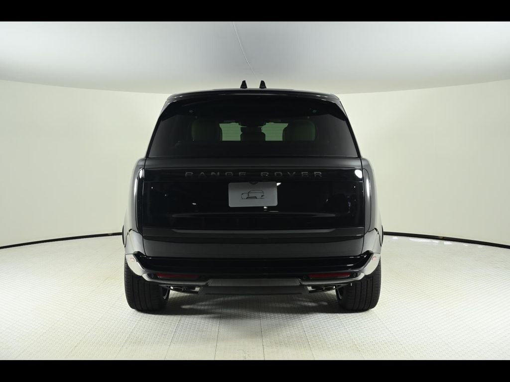 New 2025 Land Rover Range Rover SE 530PS SUV