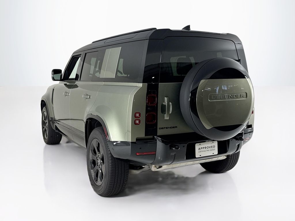 2025 Land Rover Defender 110 X-Dynamic SE photo 3