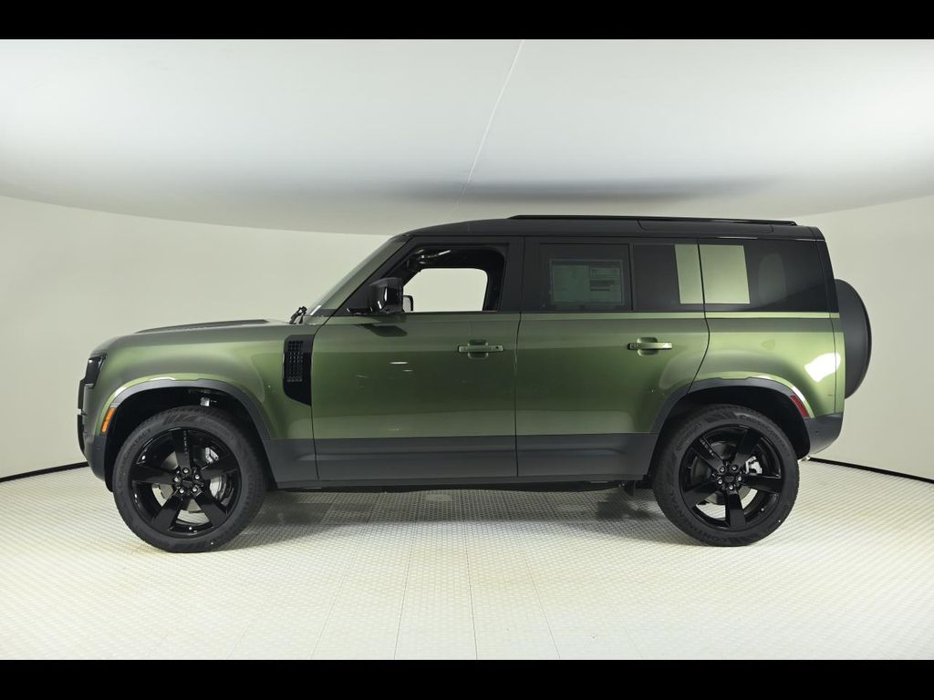 2026 Land Rover Defender 110 S photo 2