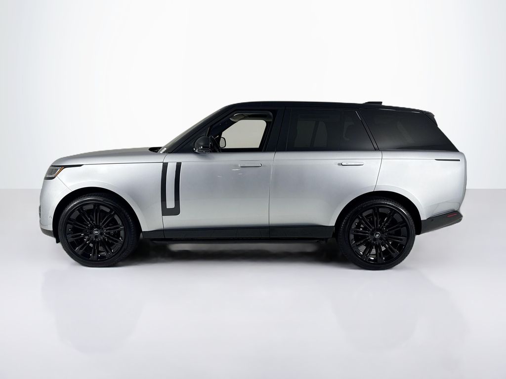 2023 Land Rover Range Rover SE photo 2