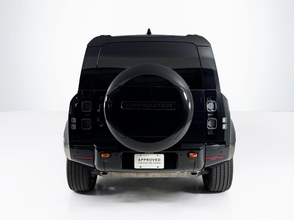 2024 Land Rover Defender 110 photo 4
