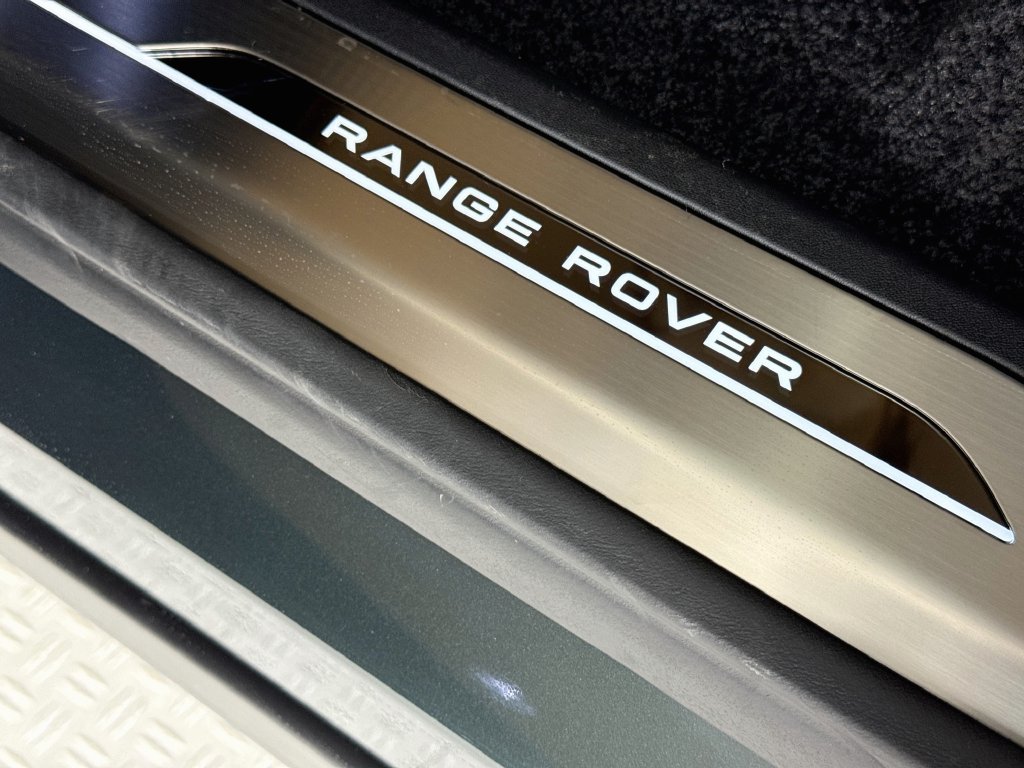 2026 Land Rover Range Rover SE - Photo 18