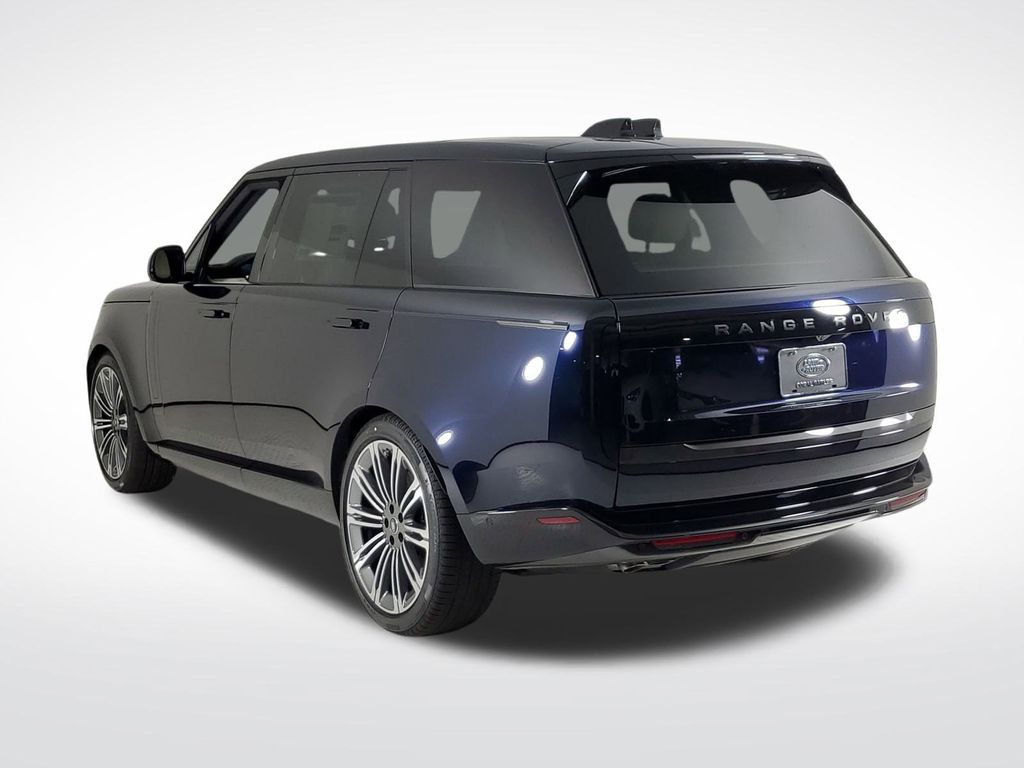 2025 Land Rover Range Rover SE photo 3