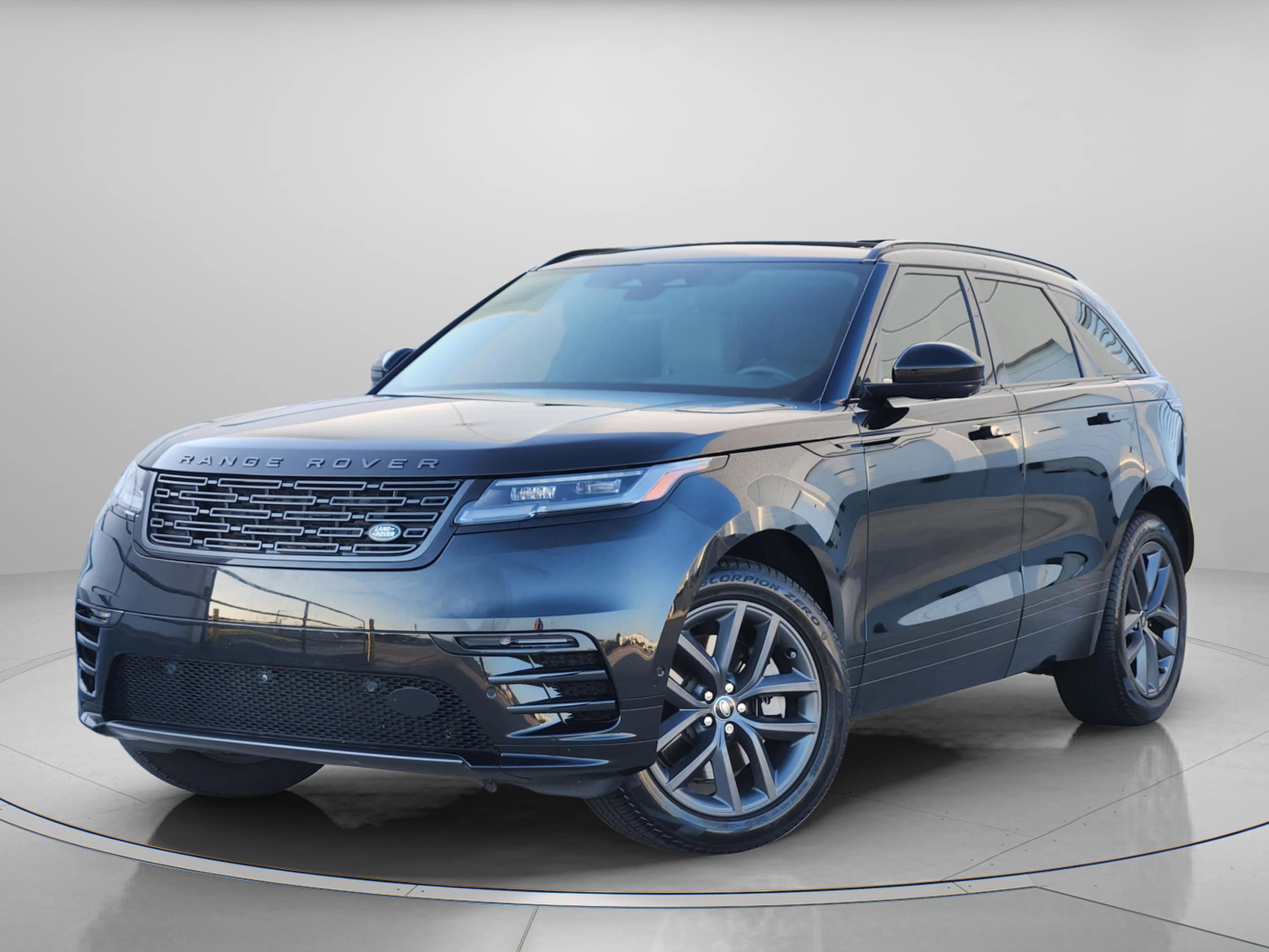 2026 Land Rover Range Rover Velar P250 Dynamic SE's photo