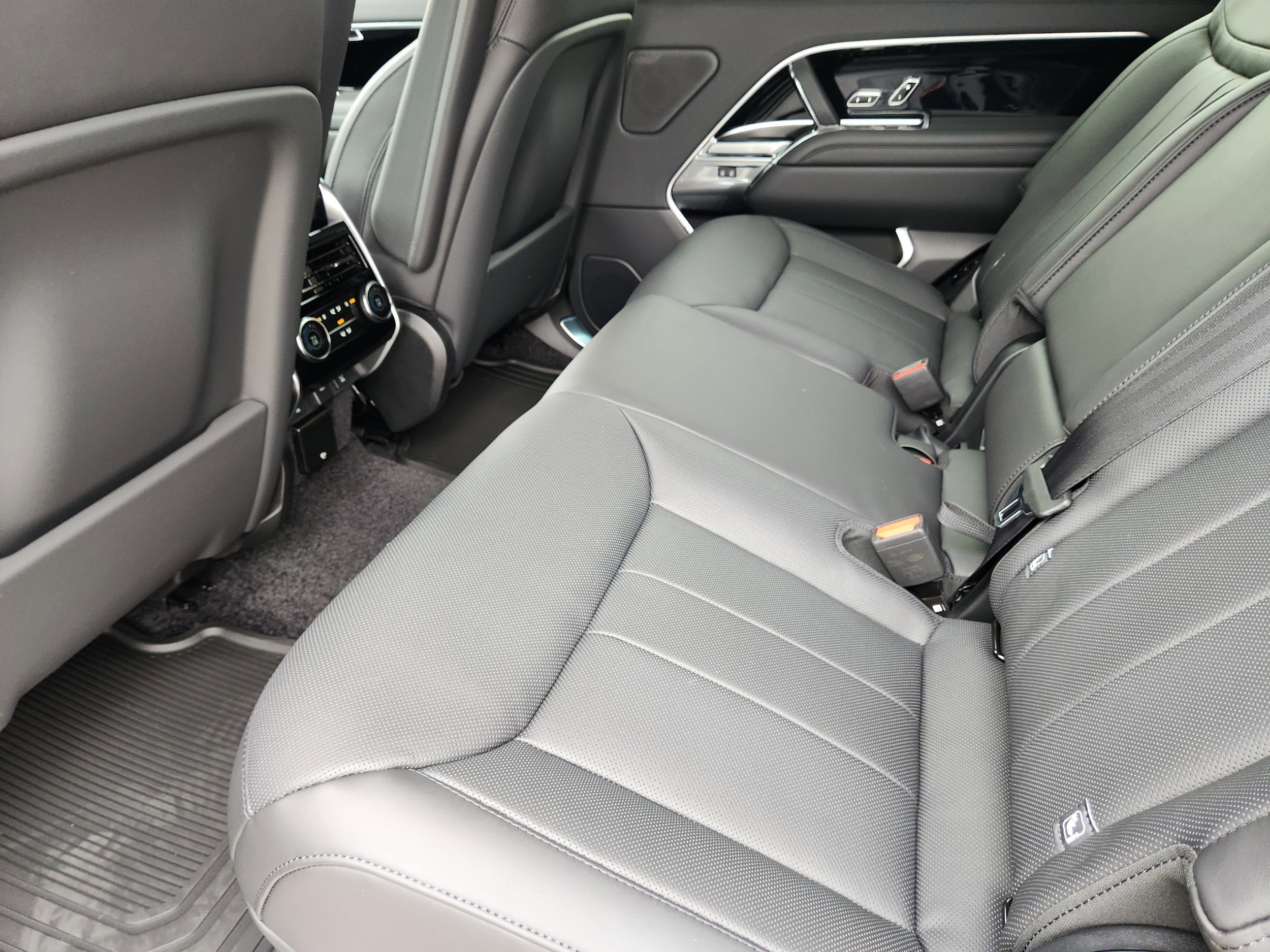 2026 Land Rover Range Rover SE - Photo 31