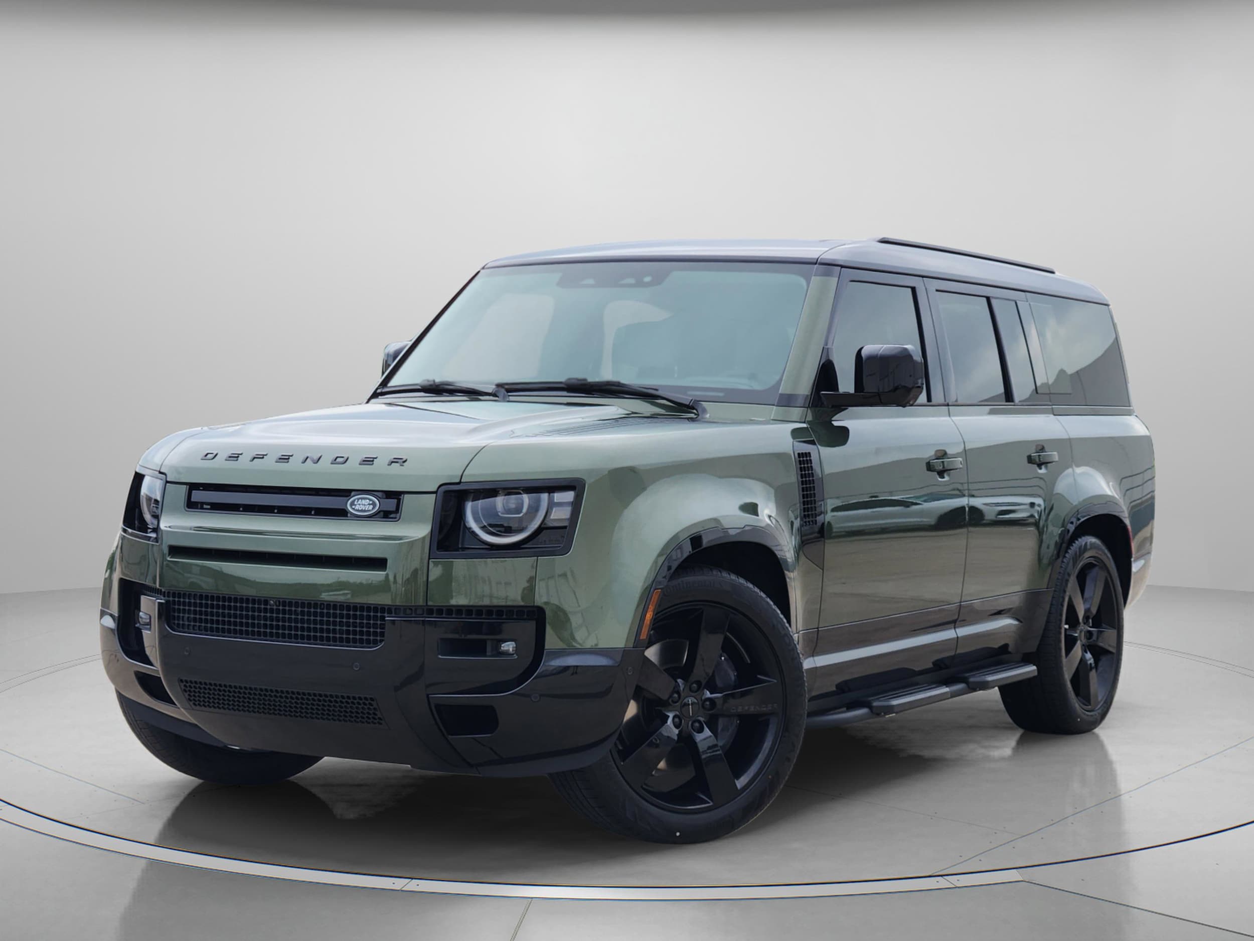 2026 Land Rover Defender 130 X-Dynamic SE P400's photo