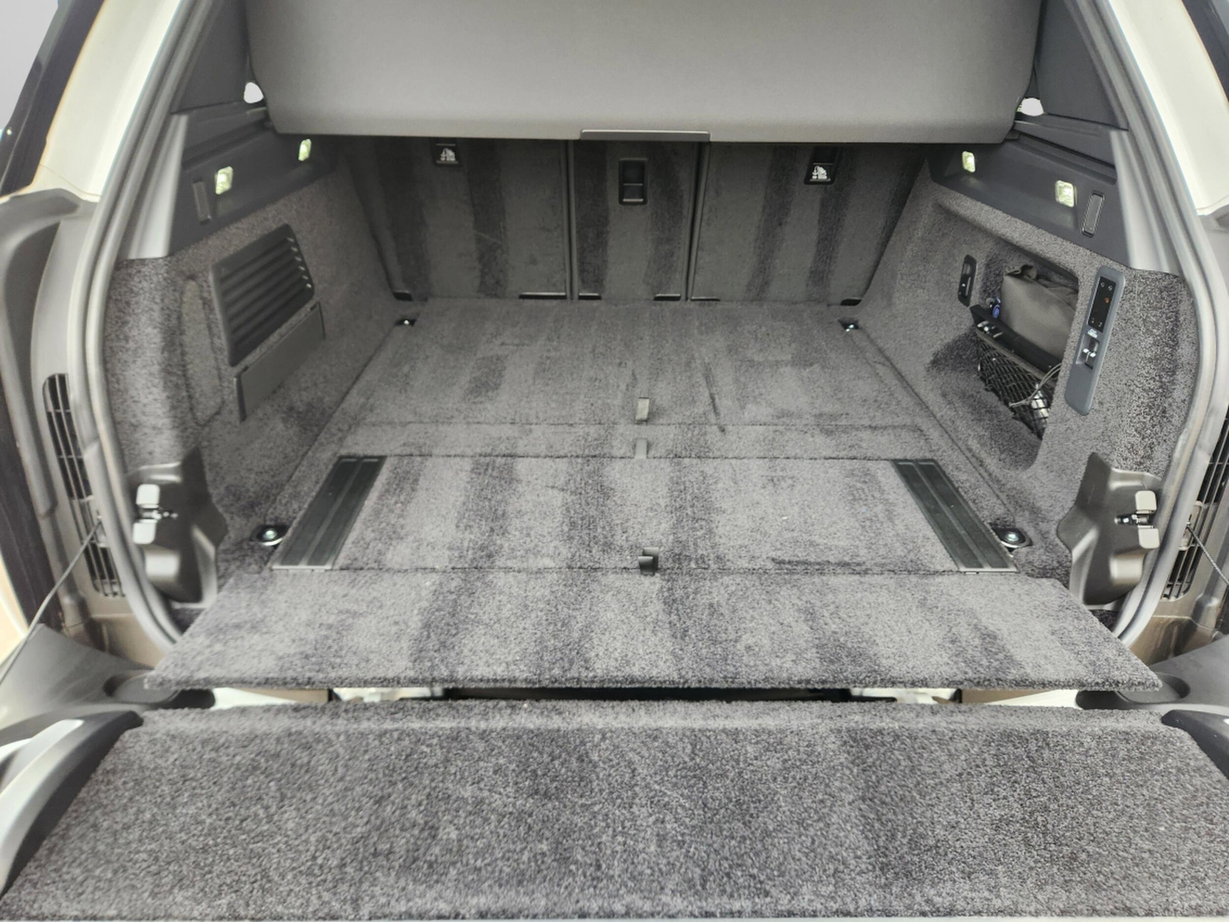 2025 Land Rover Range Rover SE - Photo 31