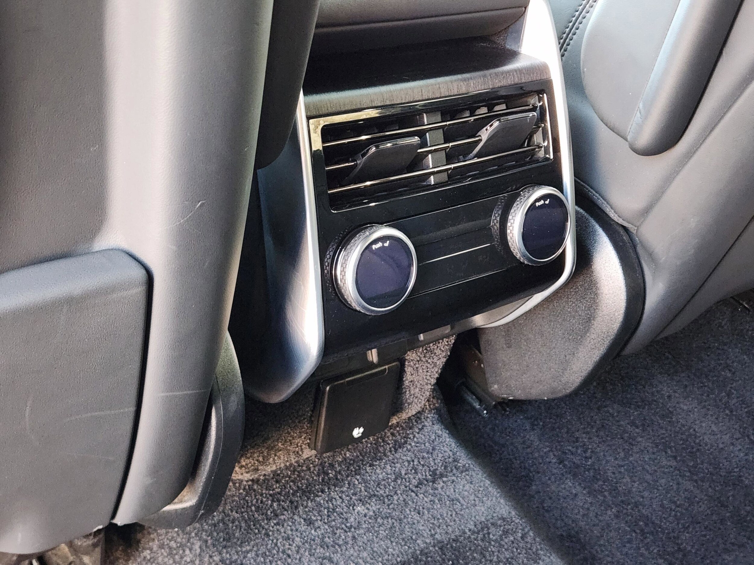 2024 Land Rover Range Rover SE - Photo 27