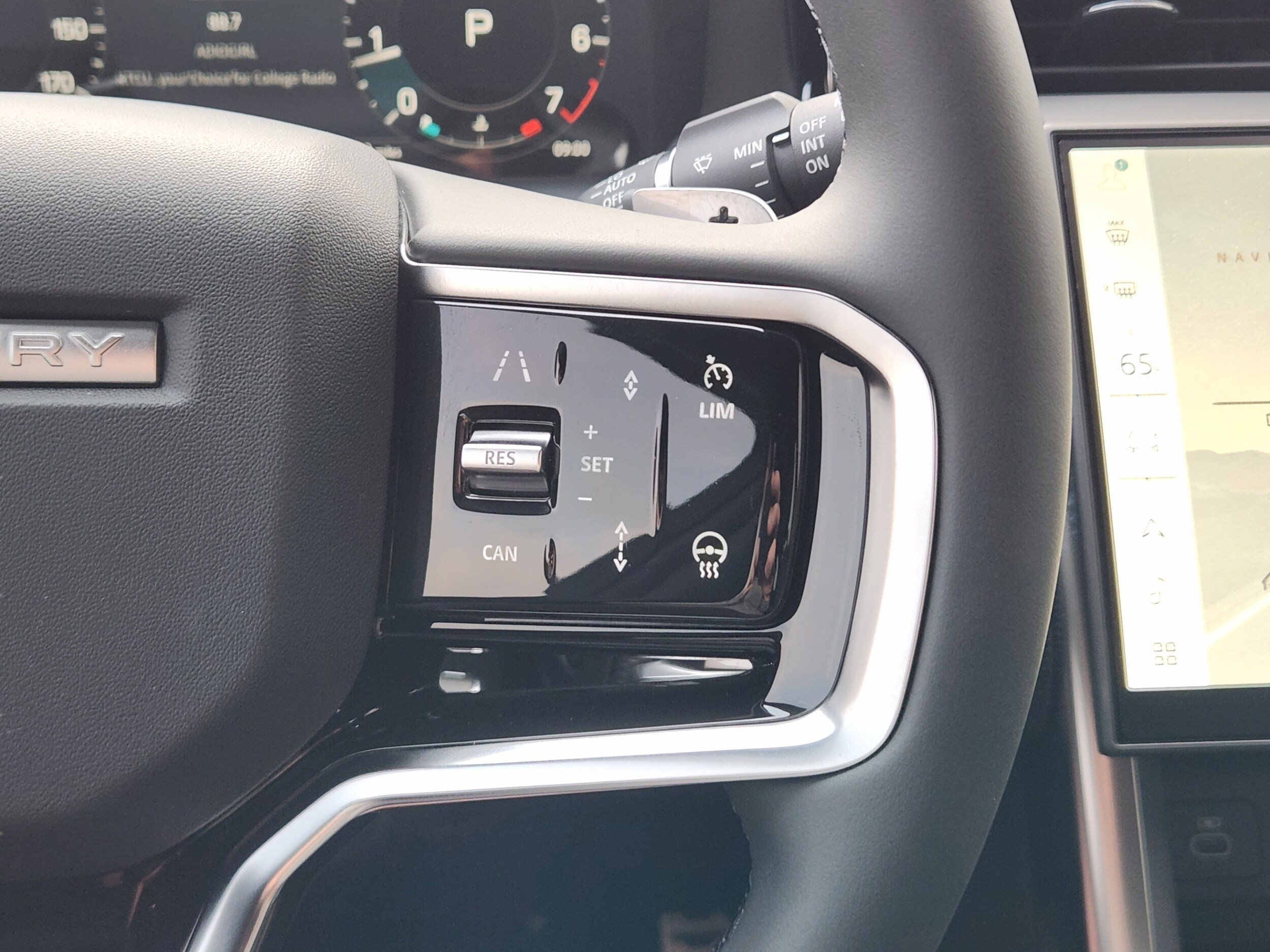 2025 Land Rover Discovery Sport Dynamic SE - Photo 23