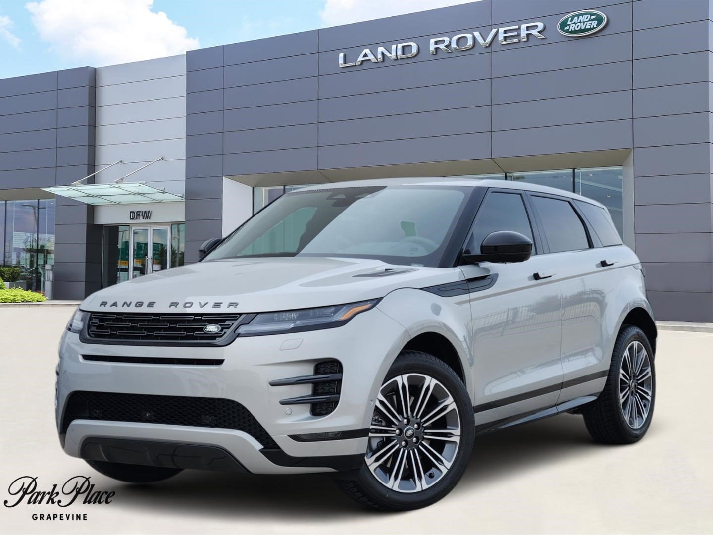 2026 Land Rover Range Rover Evoque Dynamic SE's photo