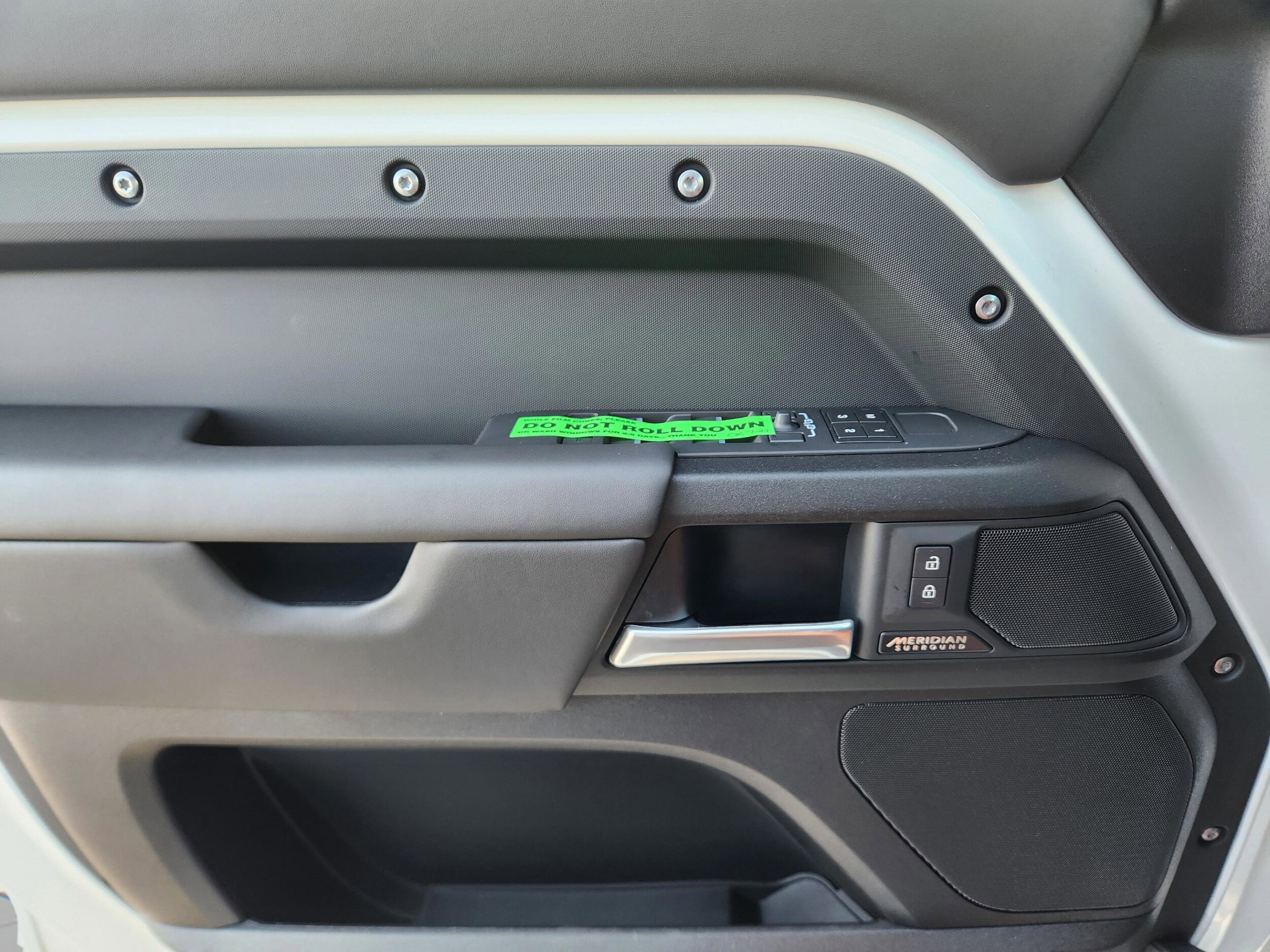 2025 Land Rover Defender V8 - Photo 30
