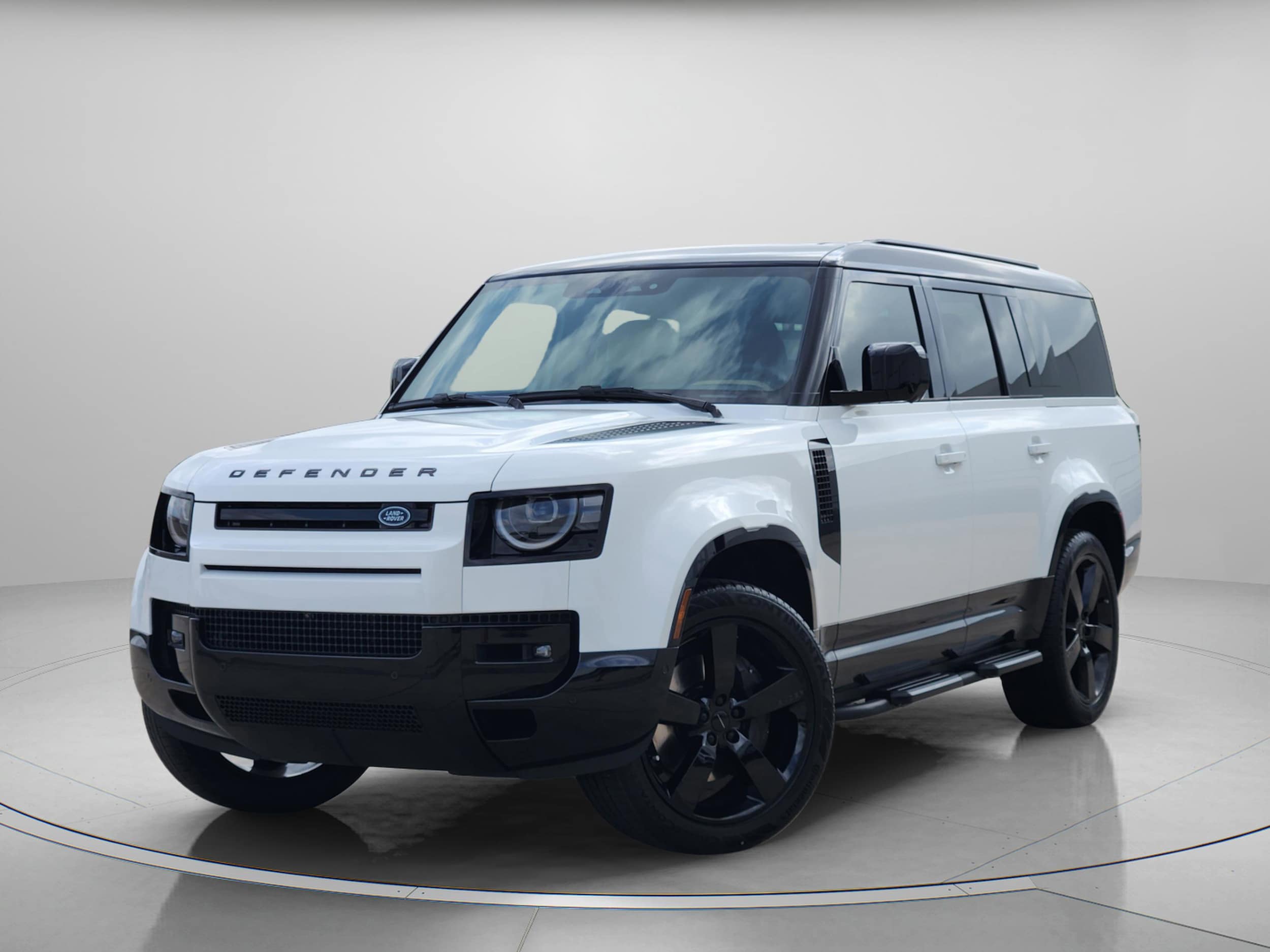 2026 Land Rover Defender 130 X-Dynamic SE P400's photo