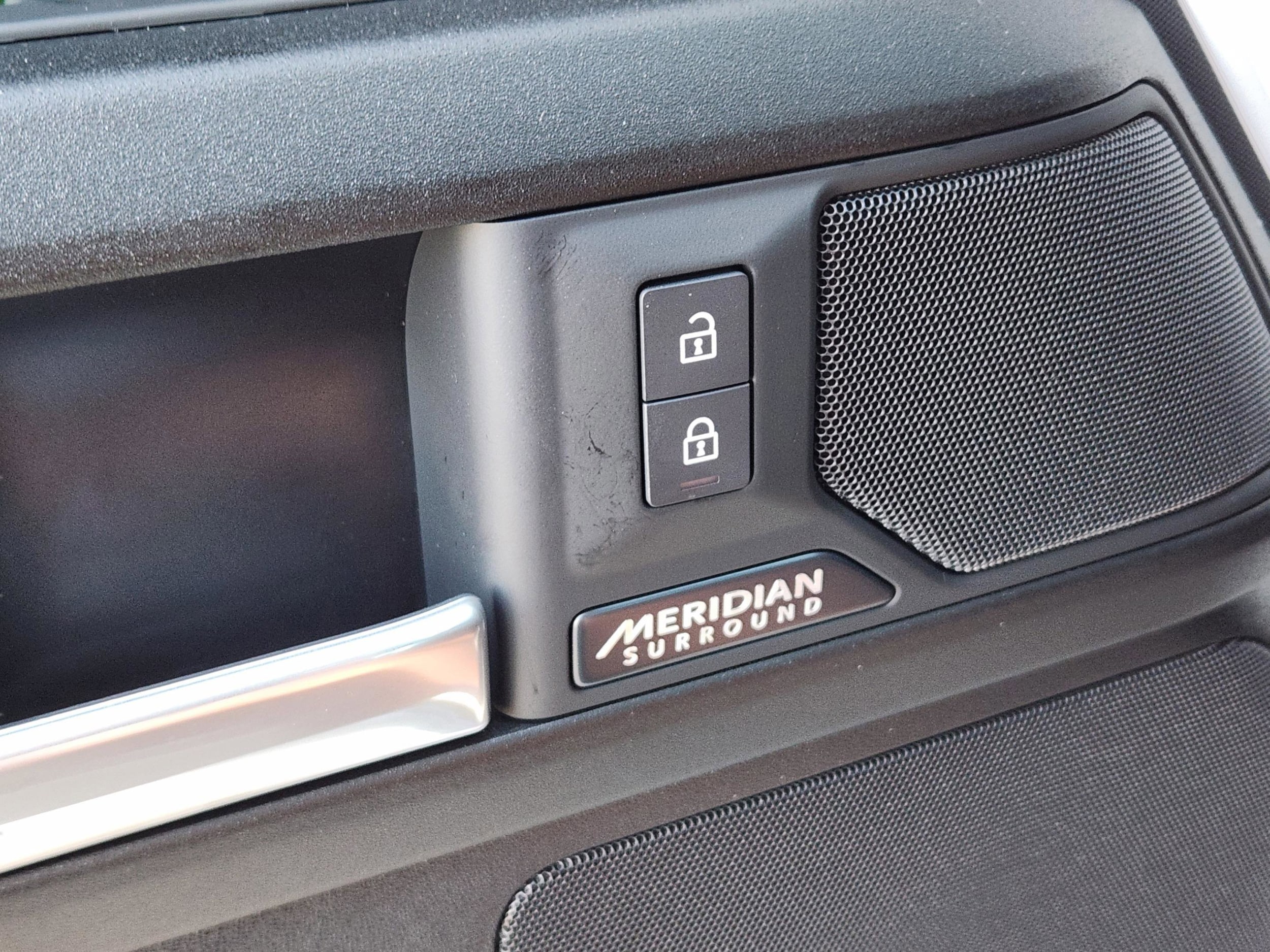 2025 Land Rover Defender V8 - Photo 17