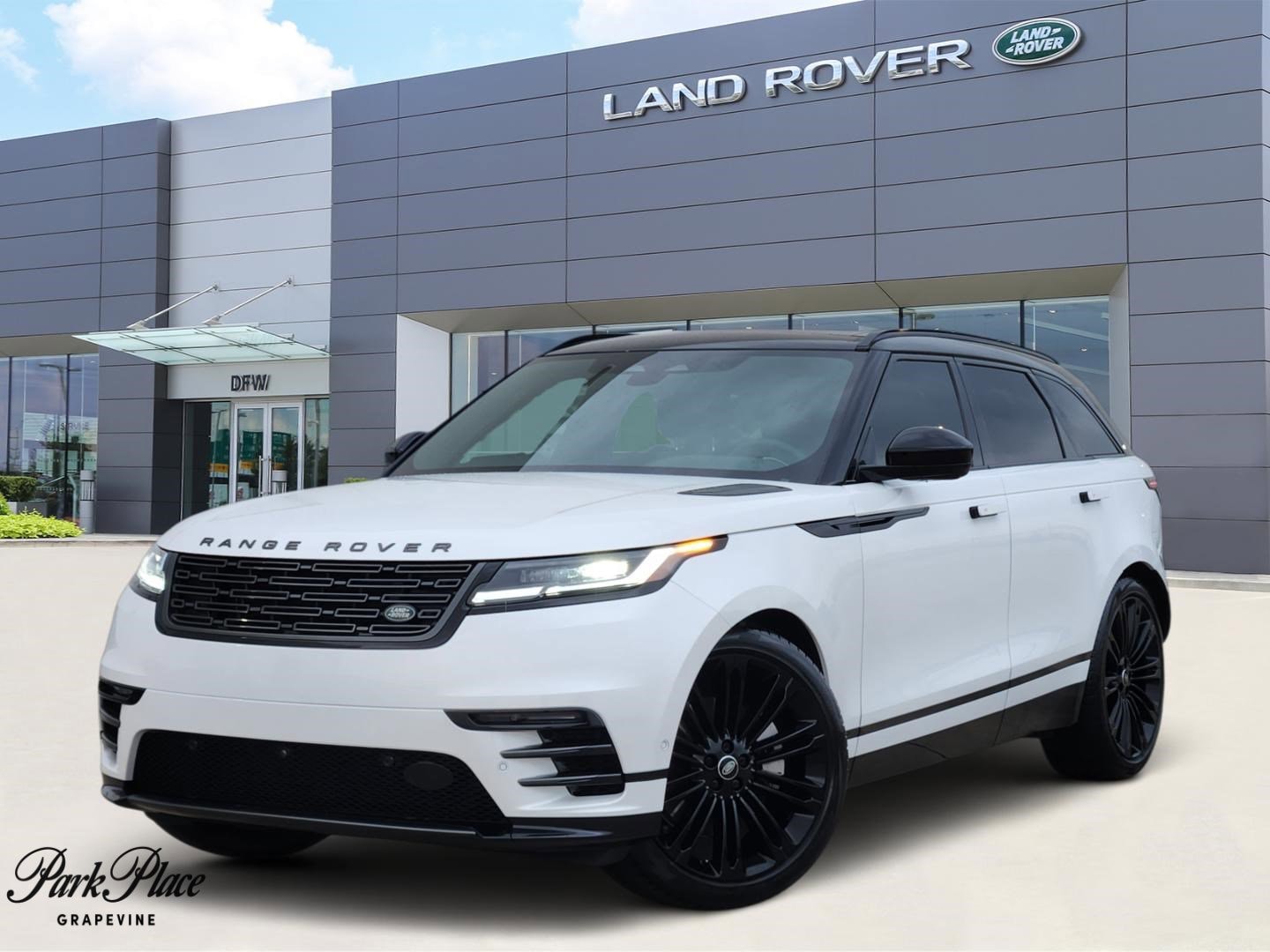 2026 Land Rover Range Rover Velar Dynamic SE