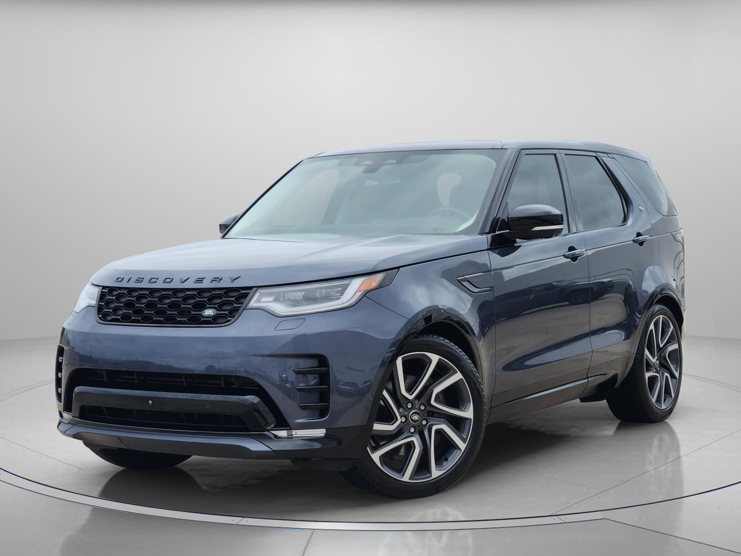 2025 Land Rover Discovery P360 Dynamic SE's photo