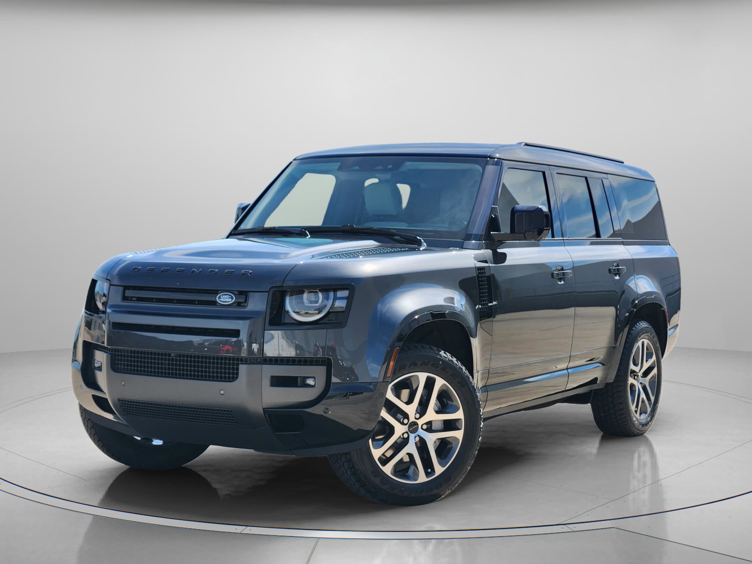 2026 Land Rover Defender 130 X-Dynamic SE P400's photo