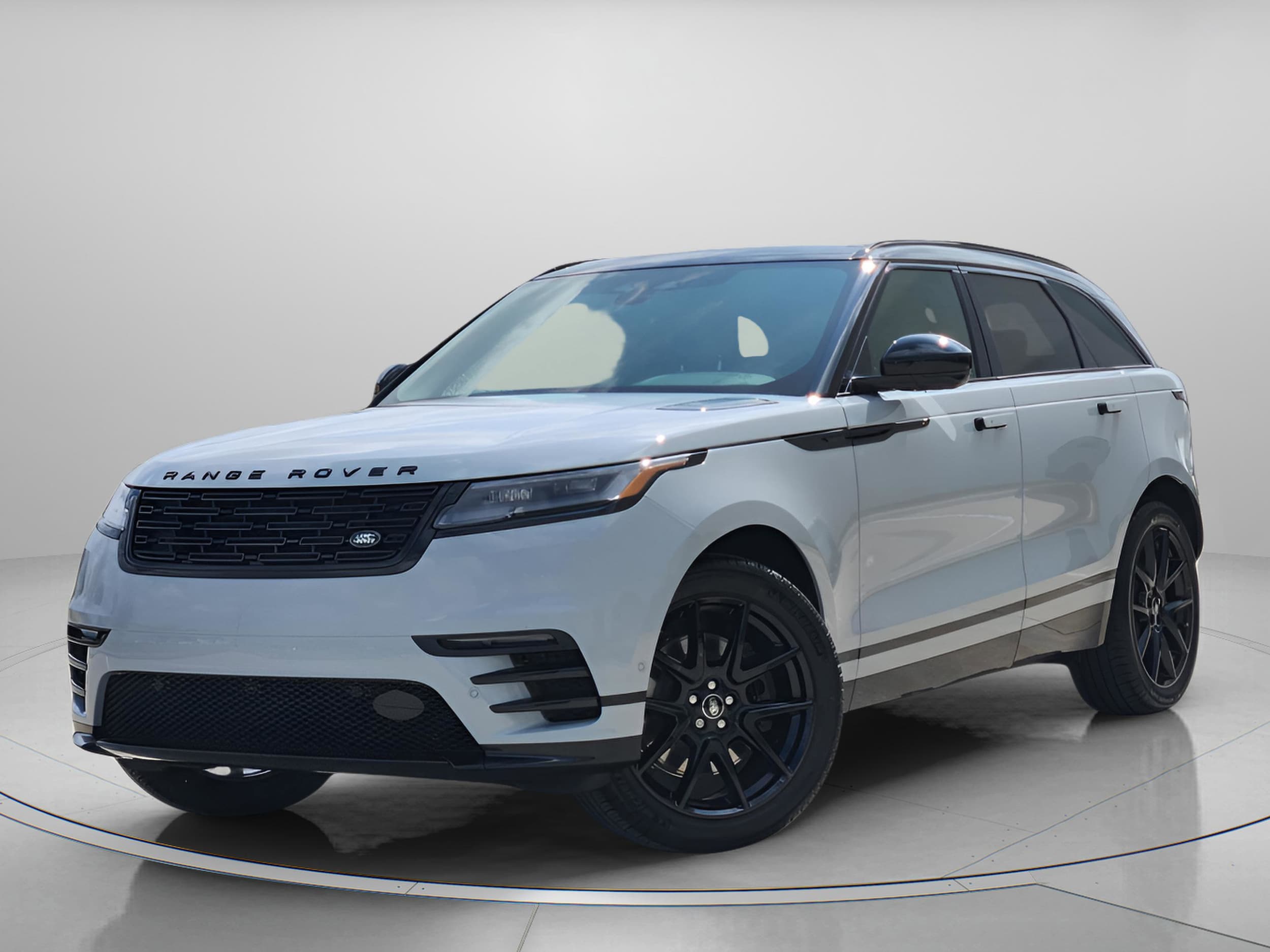2026 Land Rover Range Rover Velar P250 Dynamic SE's photo