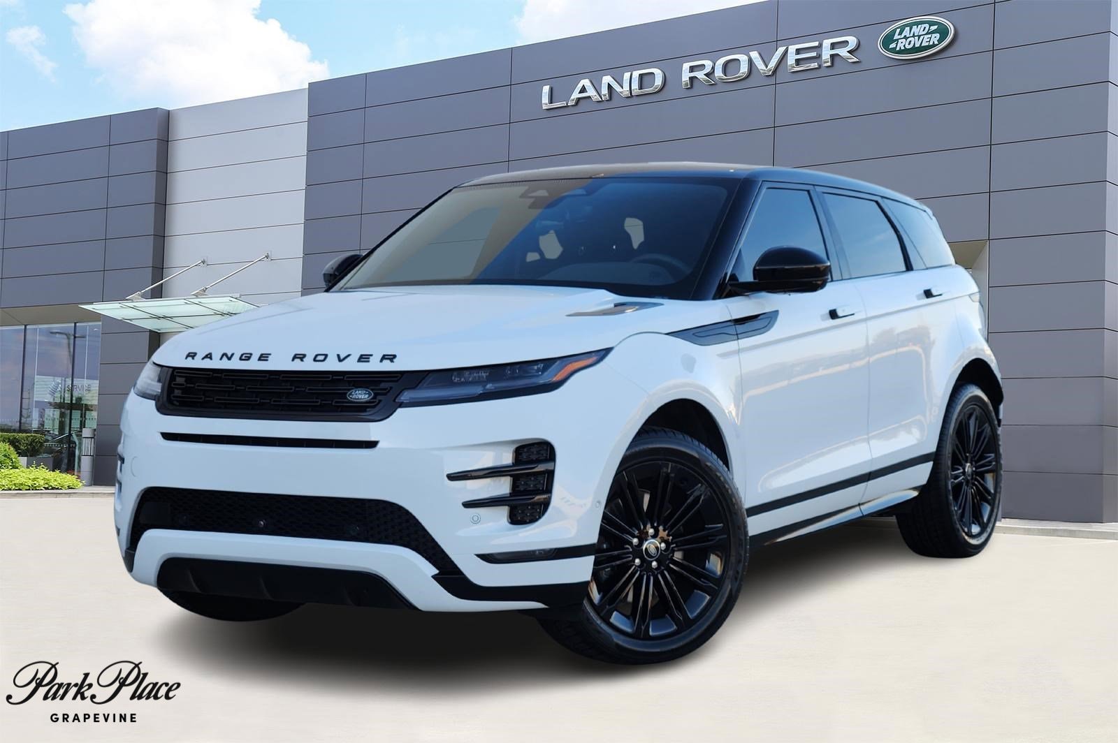 2026 Land Rover Range Rover Evoque Dynamic SE's photo