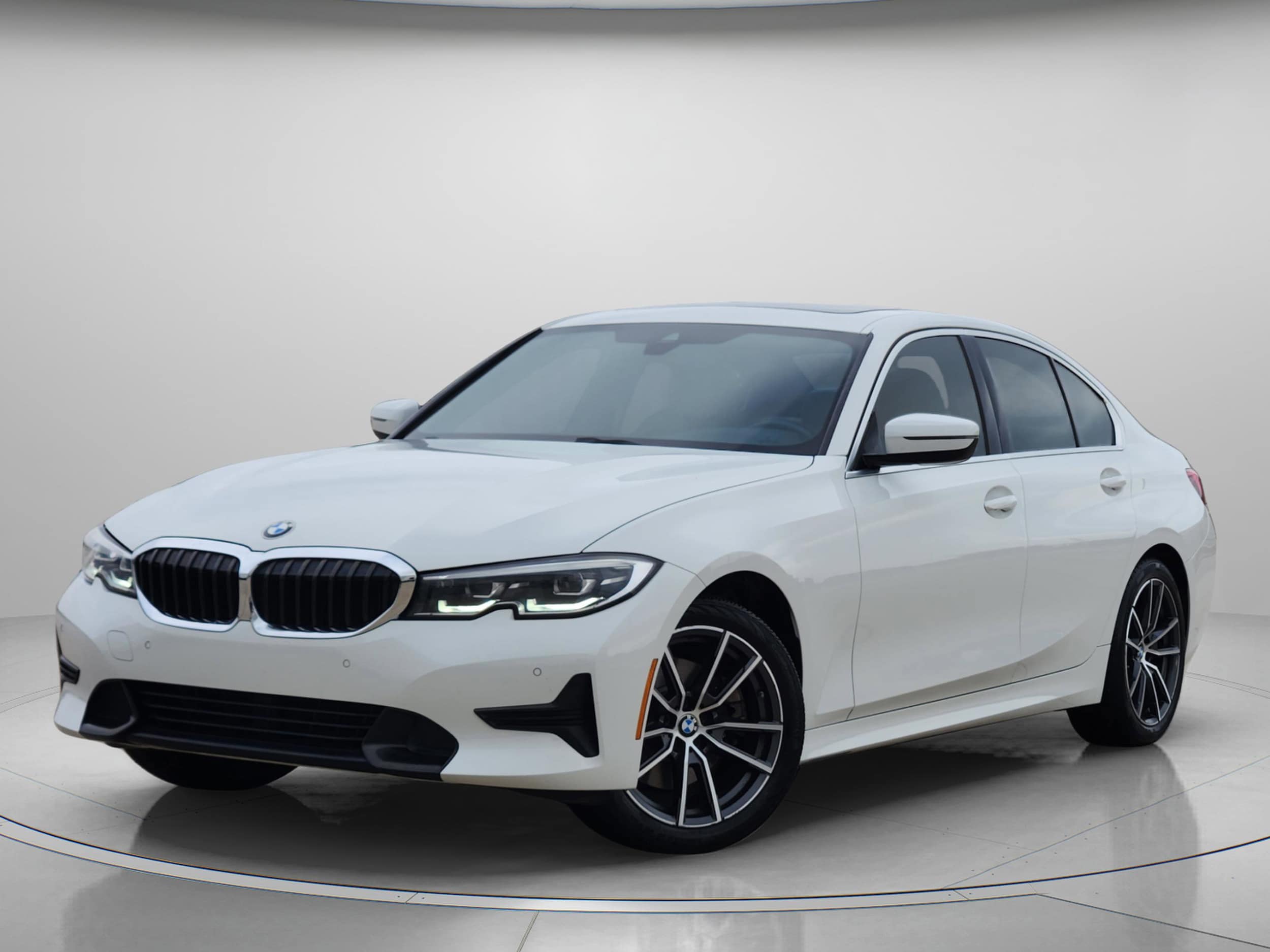 2021 BMW 3 Series 330i Sedan's photo