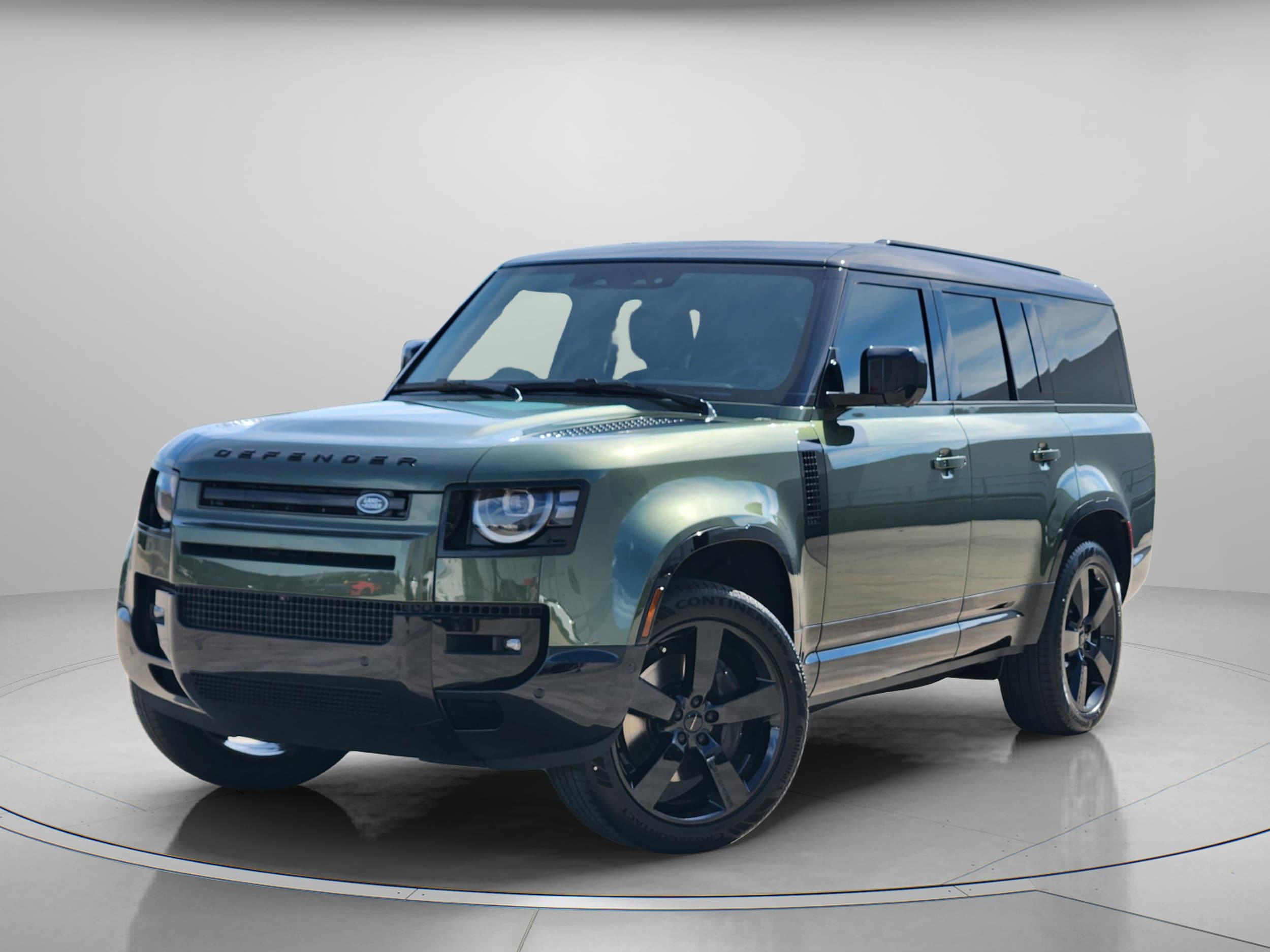 2026 Land Rover Defender 130 X-Dynamic SE P400's photo