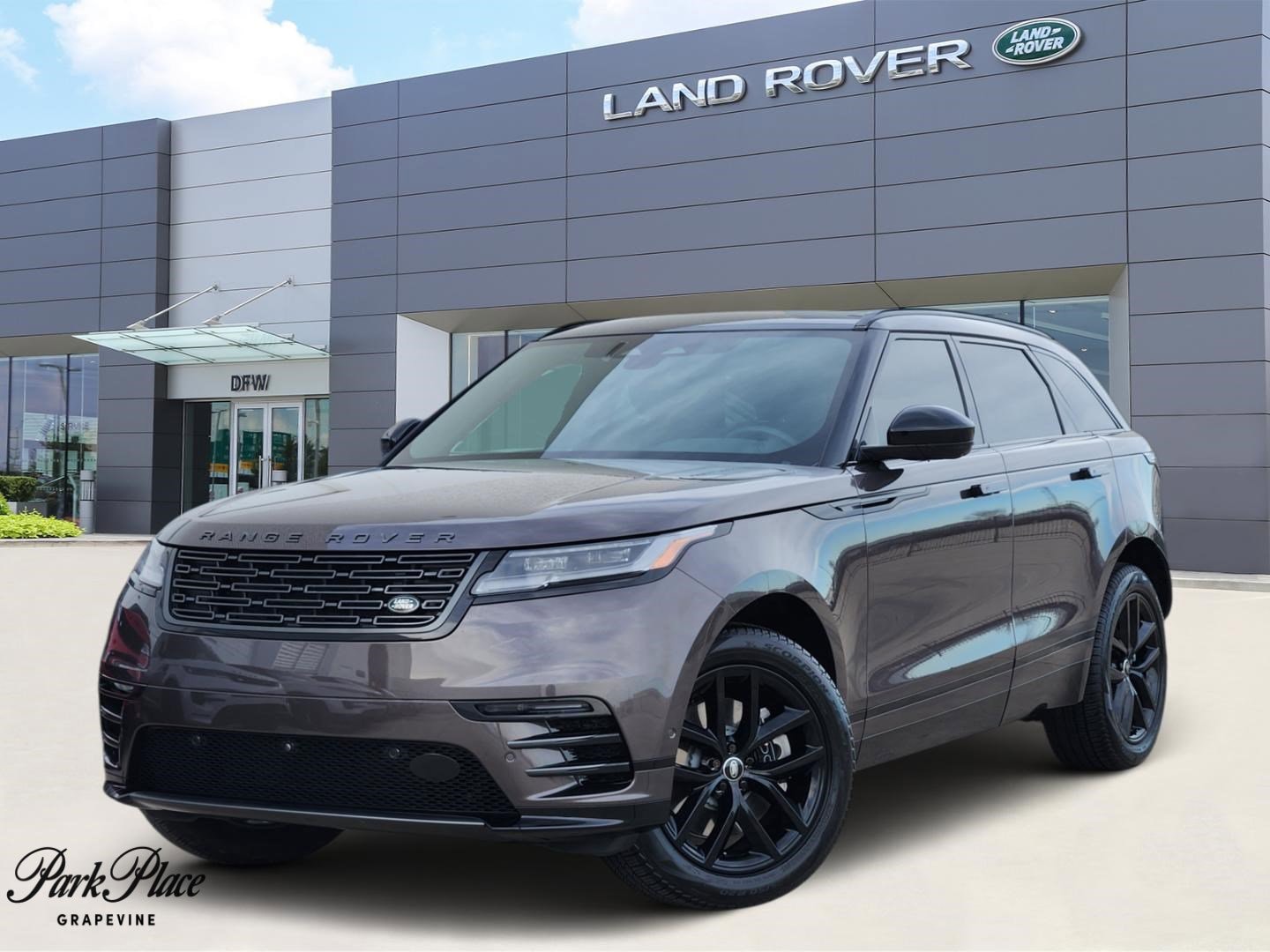 2026 Land Rover Range Rover Velar Dynamic SE