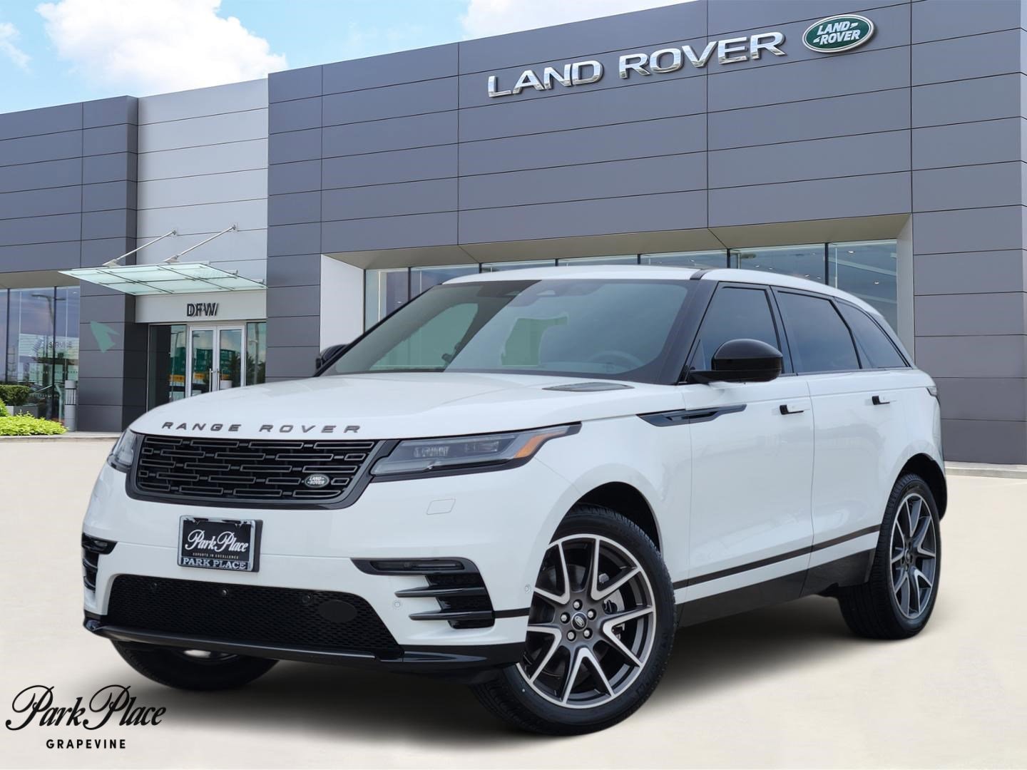 2026 Land Rover Range Rover Velar Dynamic SE's photo