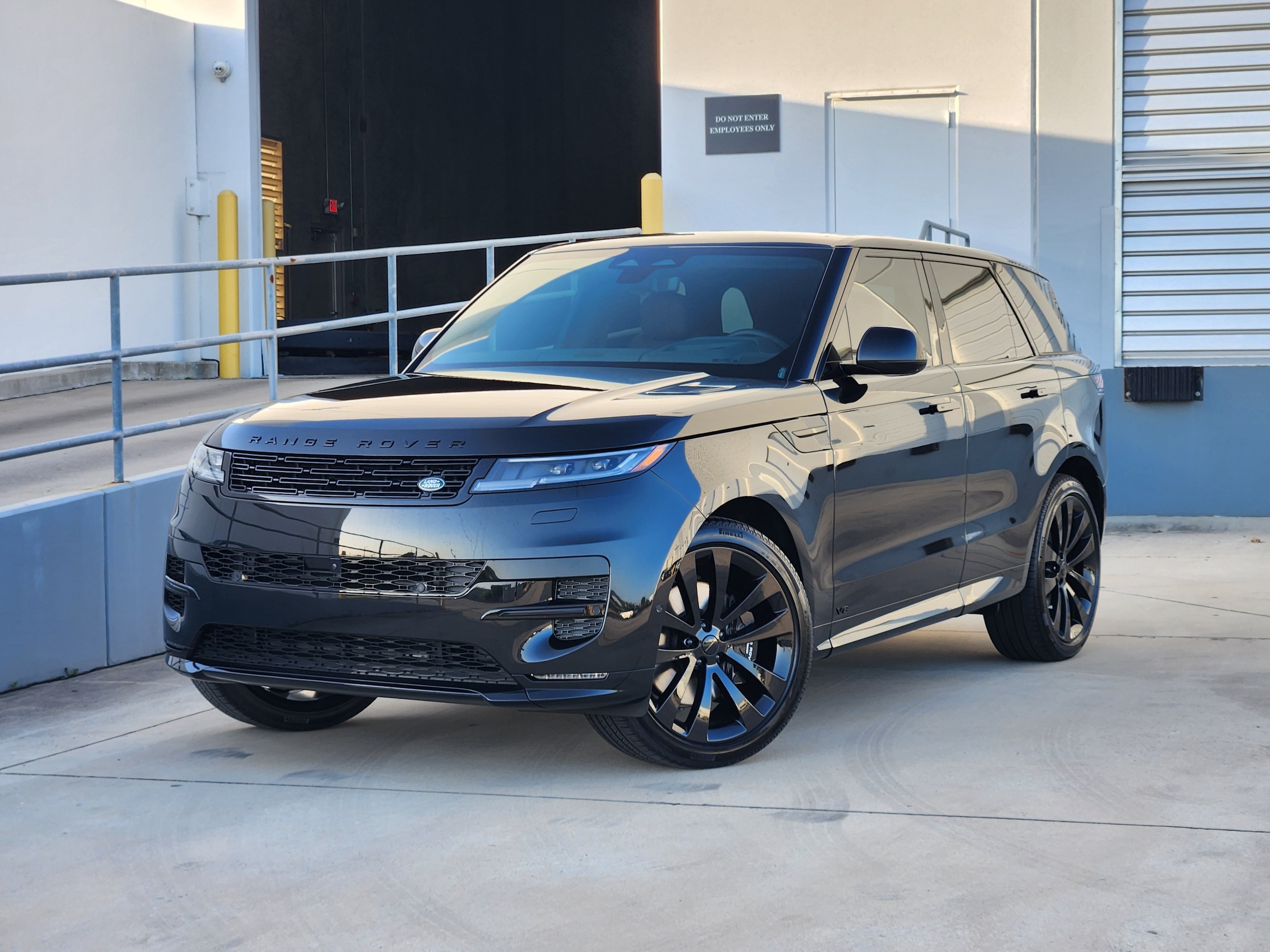 New 2026 Land Rover Range Rover Sport Dynamic SE