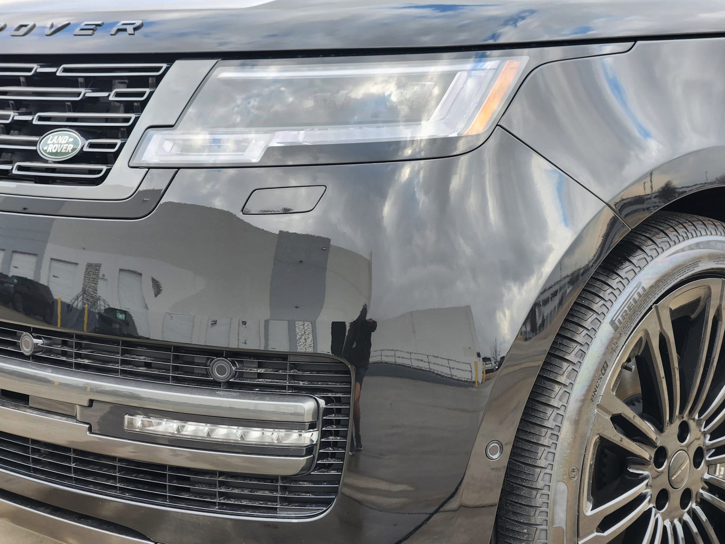 2026 Land Rover Range Rover SE - Photo 9