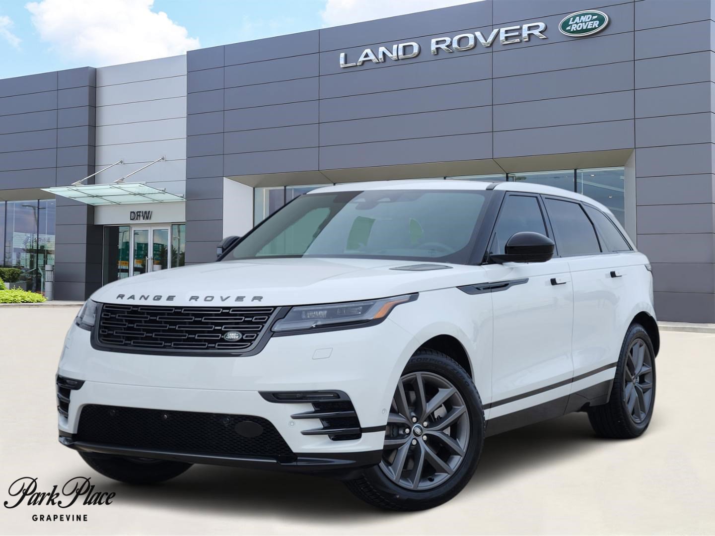 2026 Land Rover Range Rover Velar Dynamic SE's photo