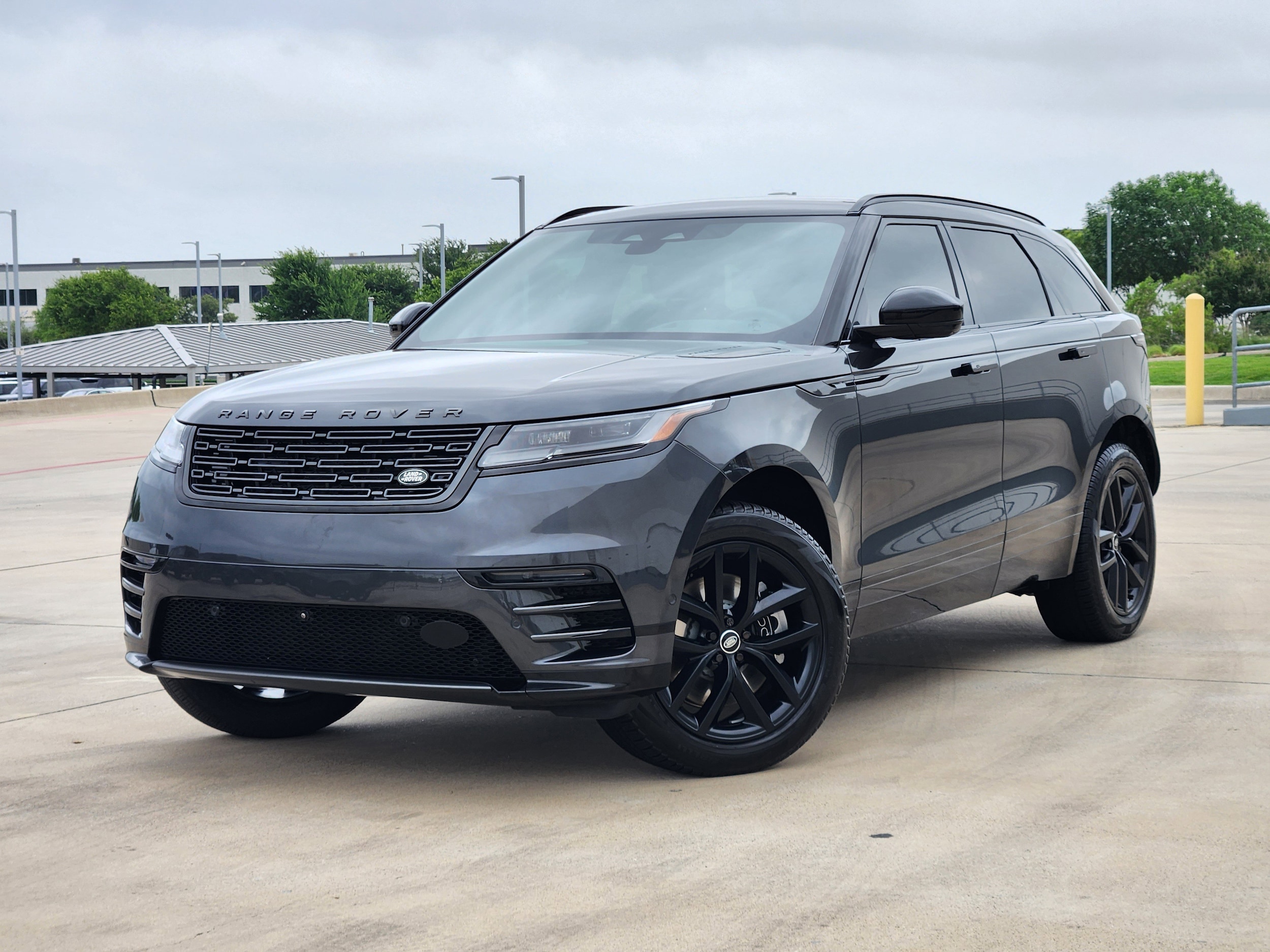 2026 Land Rover Range Rover Velar P250 Dynamic SE's photo
