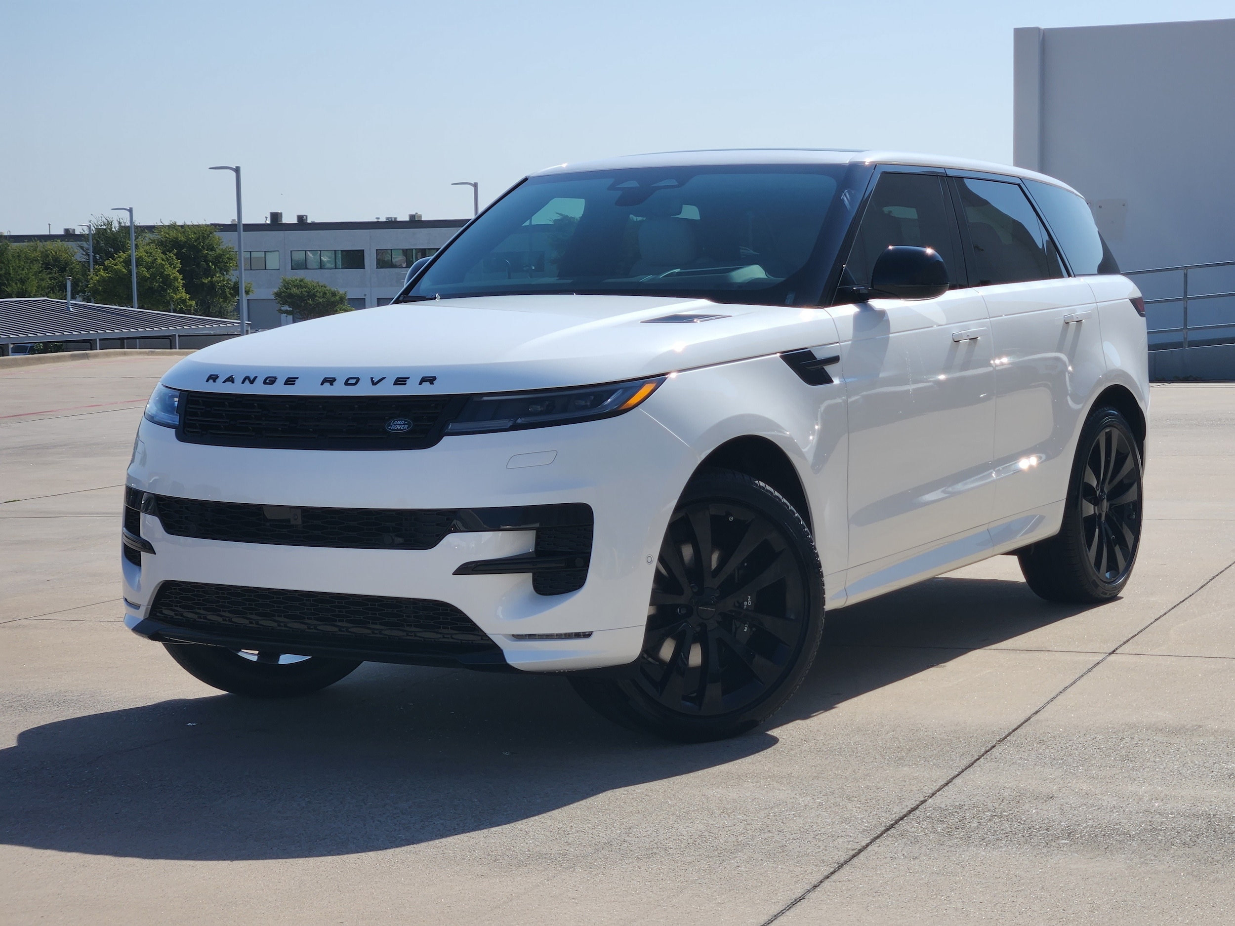 New 2026 Land Rover Range Rover Sport Dynamic SE