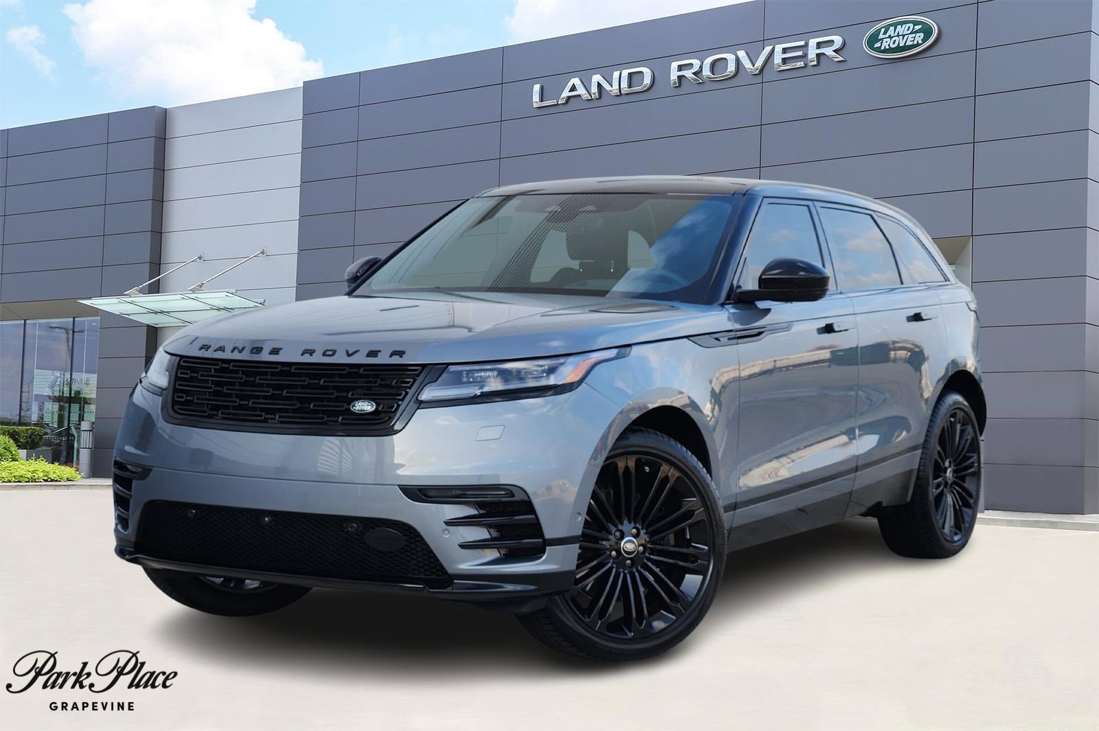 2026 Land Rover Range Rover Velar Dynamic SE's photo