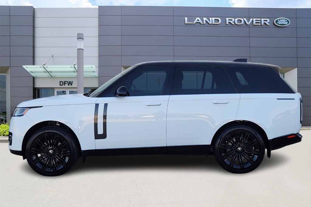 New 2025 Land Rover Range Rover SE SUV