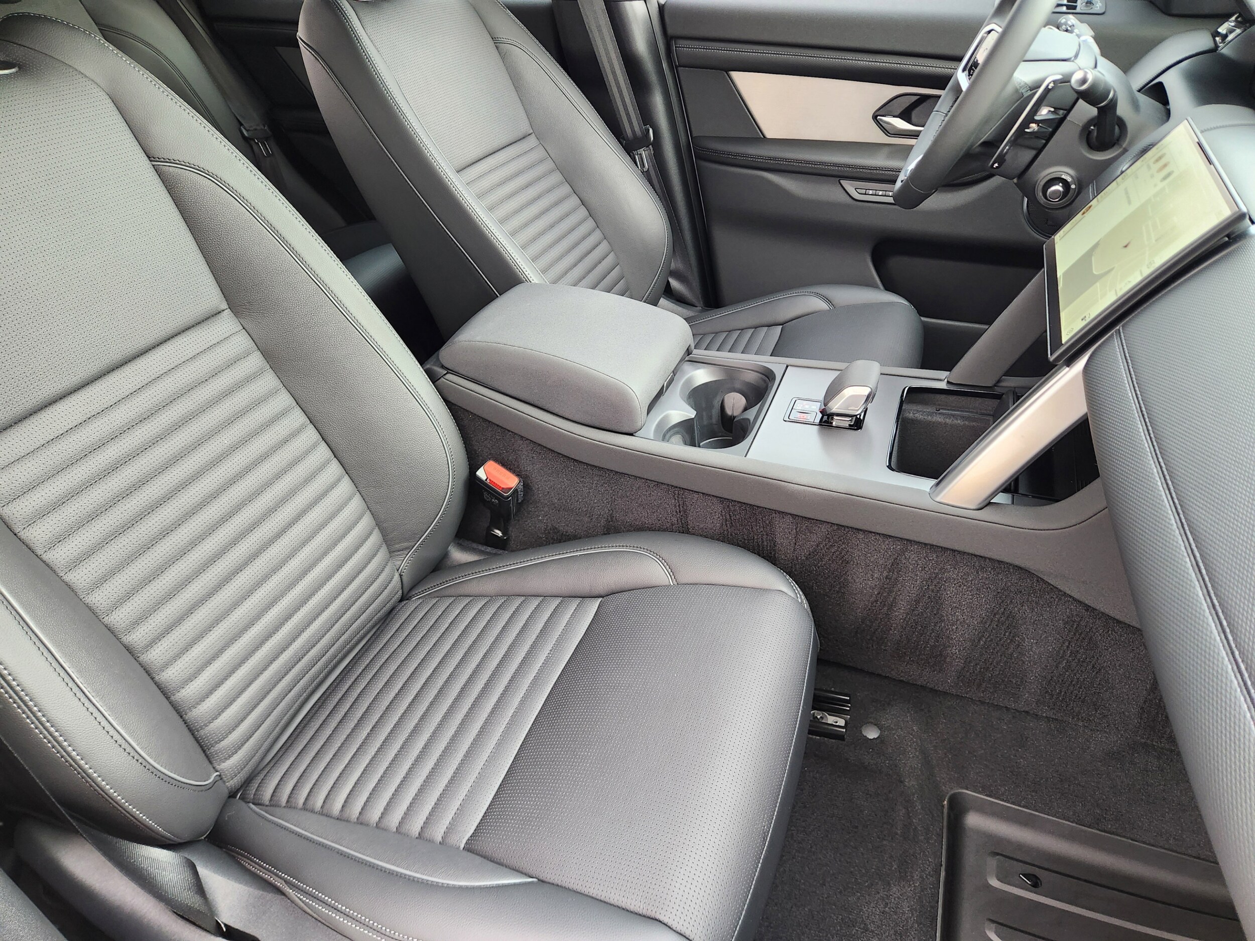 2025 Land Rover Discovery Sport Dynamic SE - Photo 9