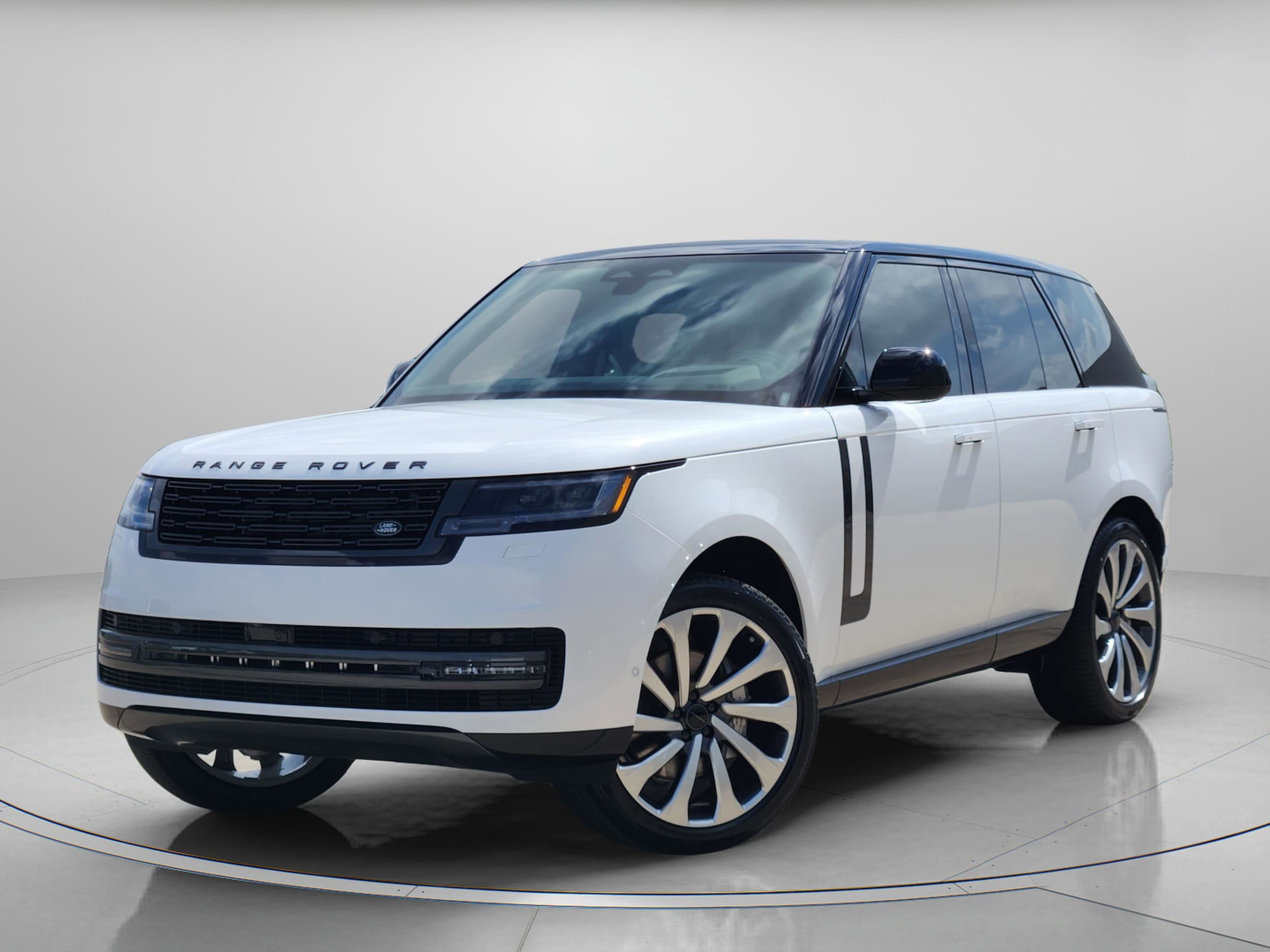 2026 Land Rover Range Rover 3.0 SE SWB's photo