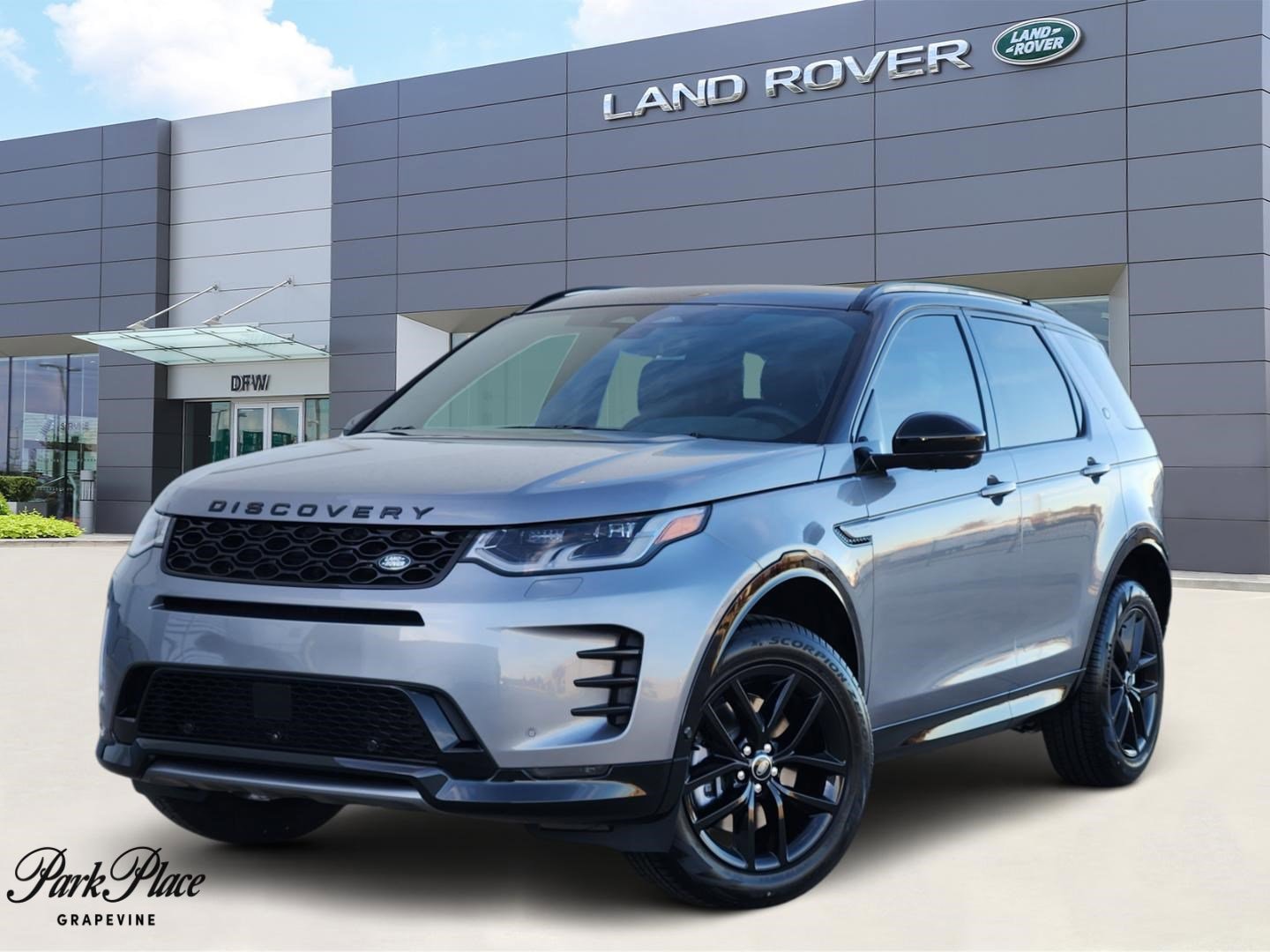 2025 Land Rover Discovery Sport Dynamic SE's photo