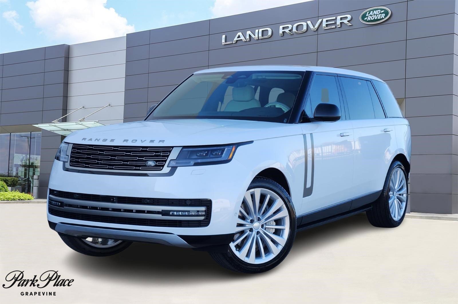 2025 Land Rover Range Rover SE's photo