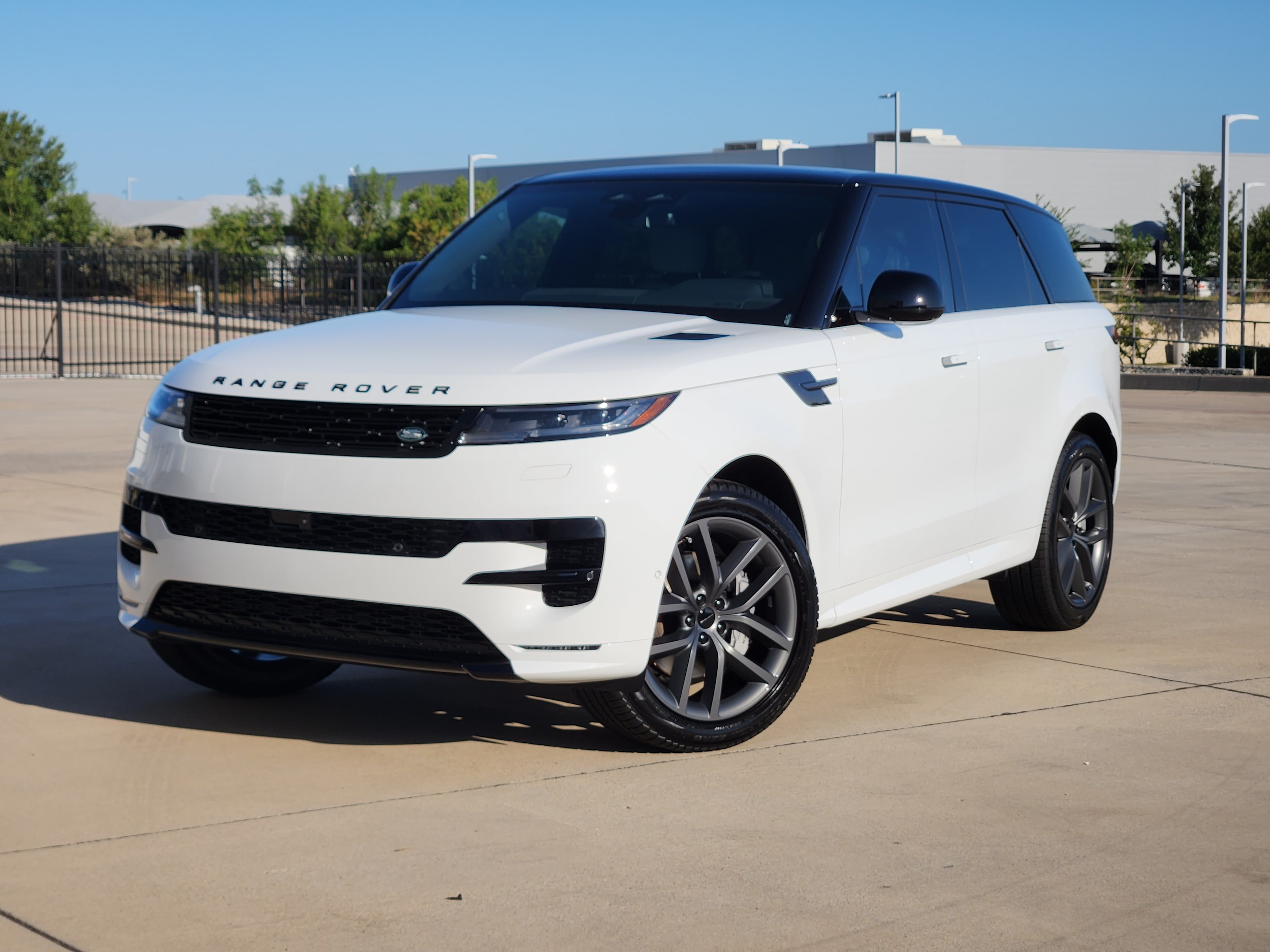 New 2026 Land Rover Range Rover Sport Dynamic SE