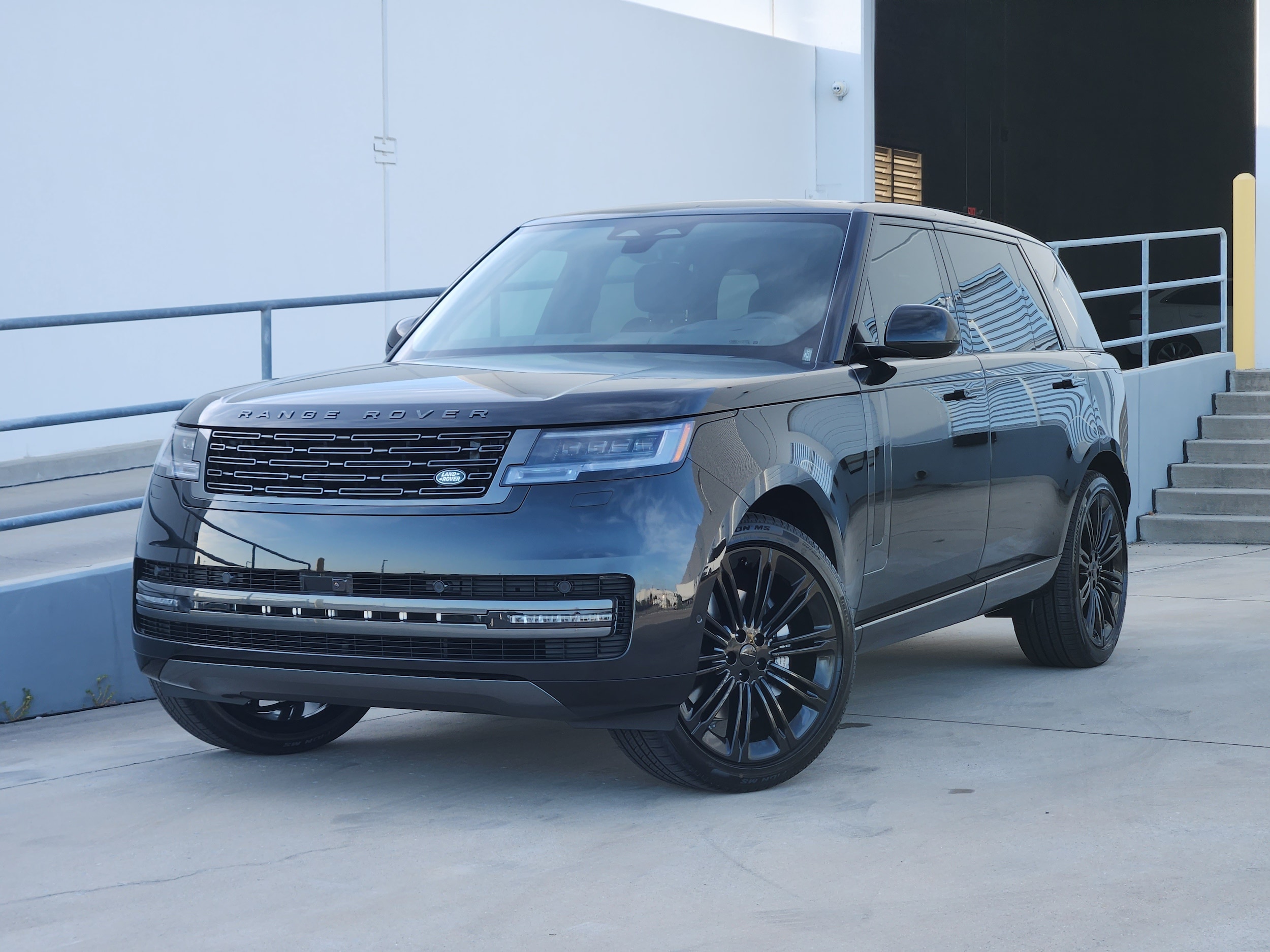 New 2026 Land Rover Range Rover SE 7 Seats