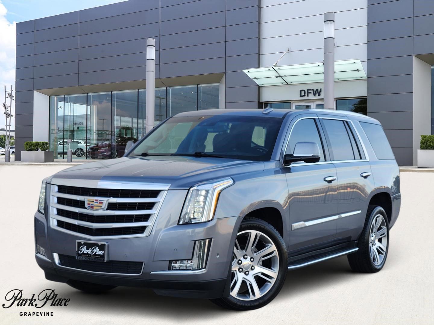2019 Cadillac Escalade Luxury's photo