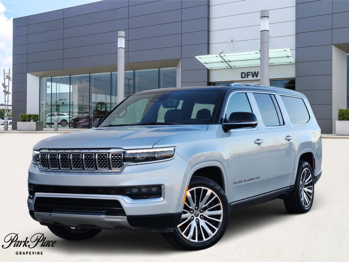 2024 Jeep Grand Wagoneer L Series III's photo