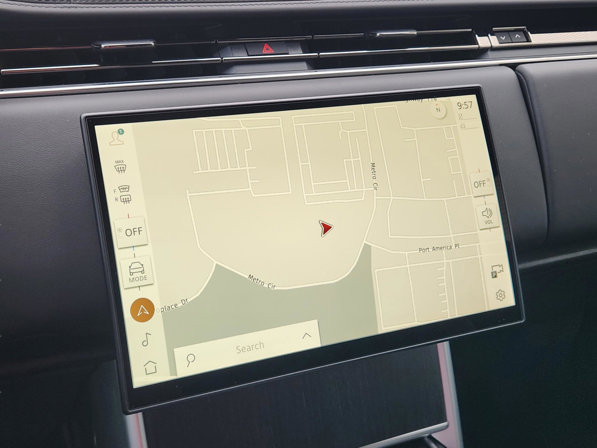 2025 Land Rover Range Rover SE - Photo 13