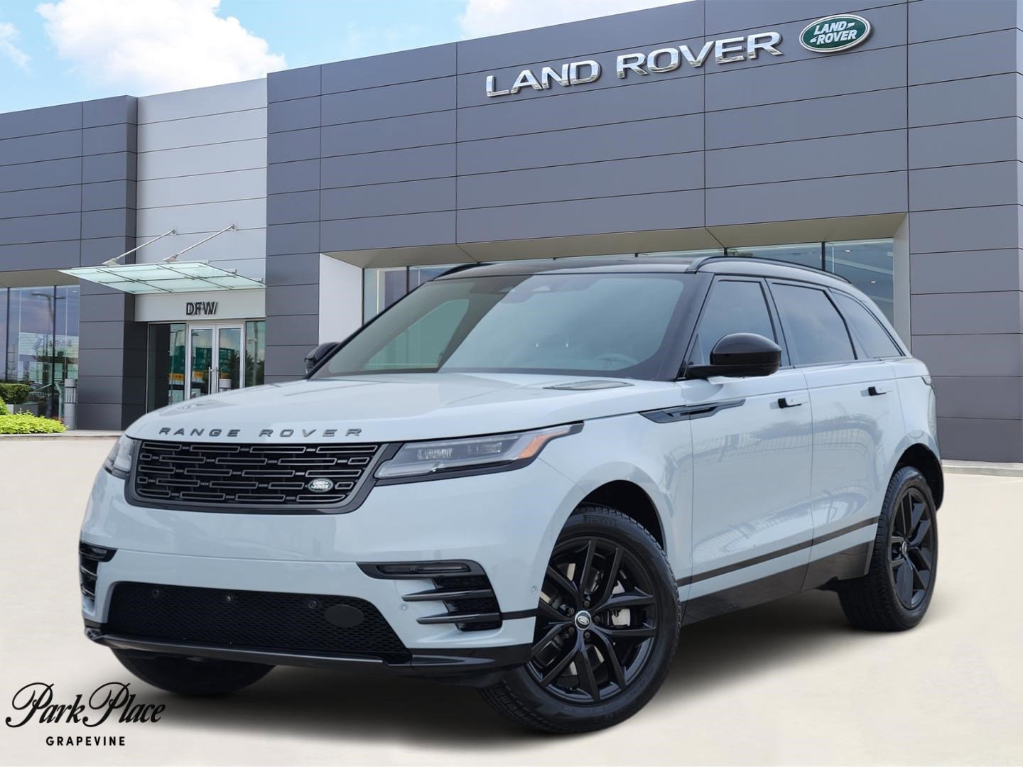 2026 Land Rover Range Rover Velar Dynamic SE's photo
