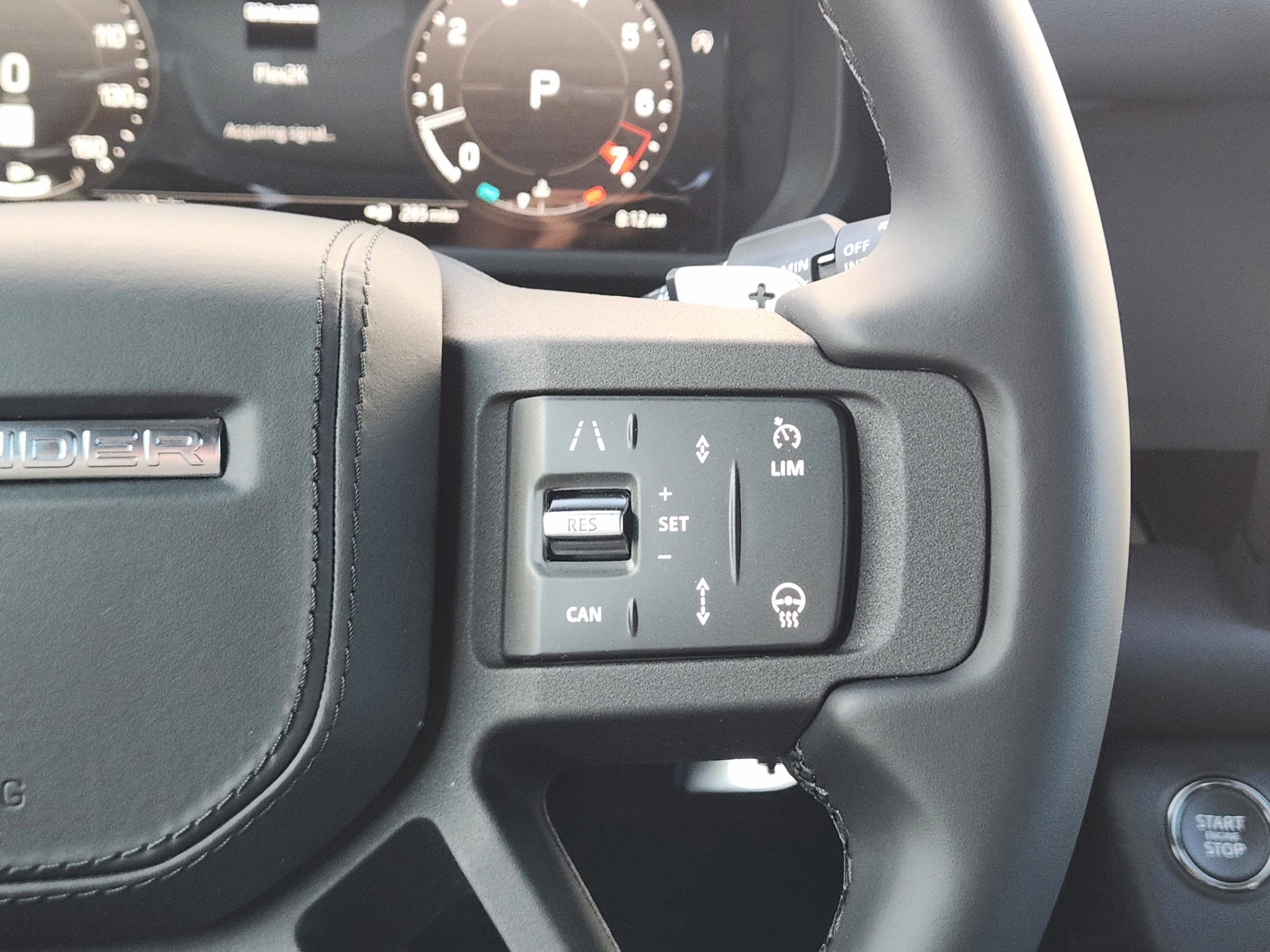 2025 Land Rover Defender V8 - Photo 24