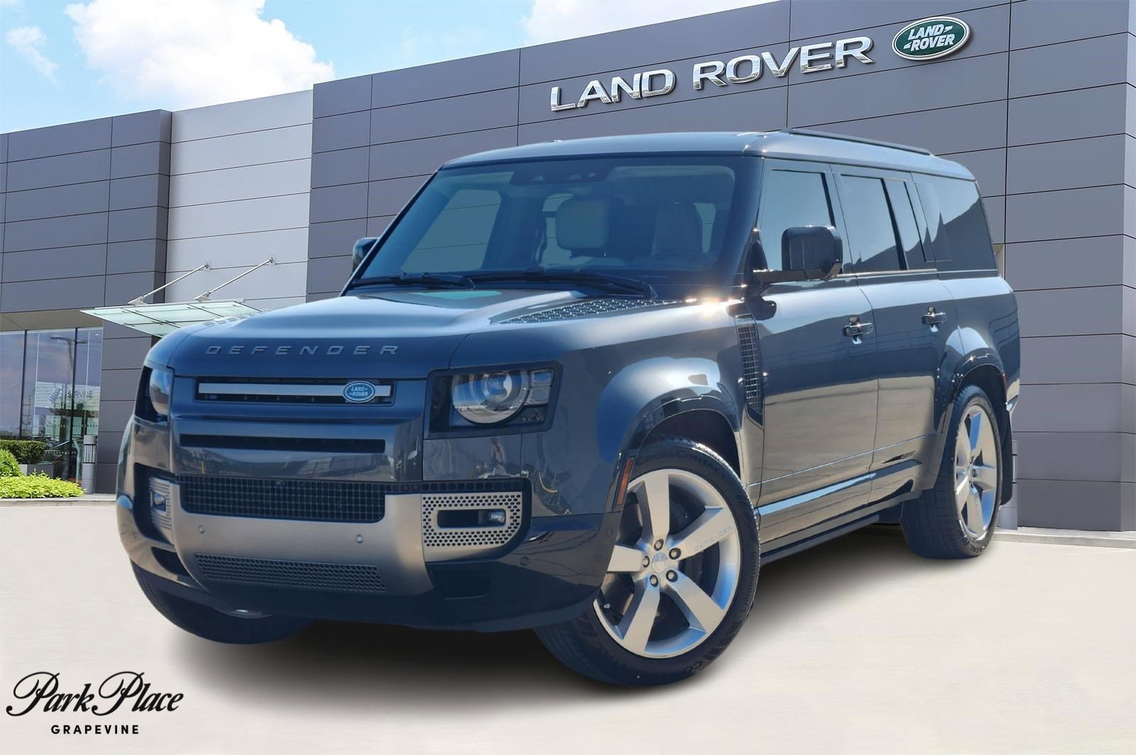 2025 Land Rover Defender X-Dynamic SE's photo