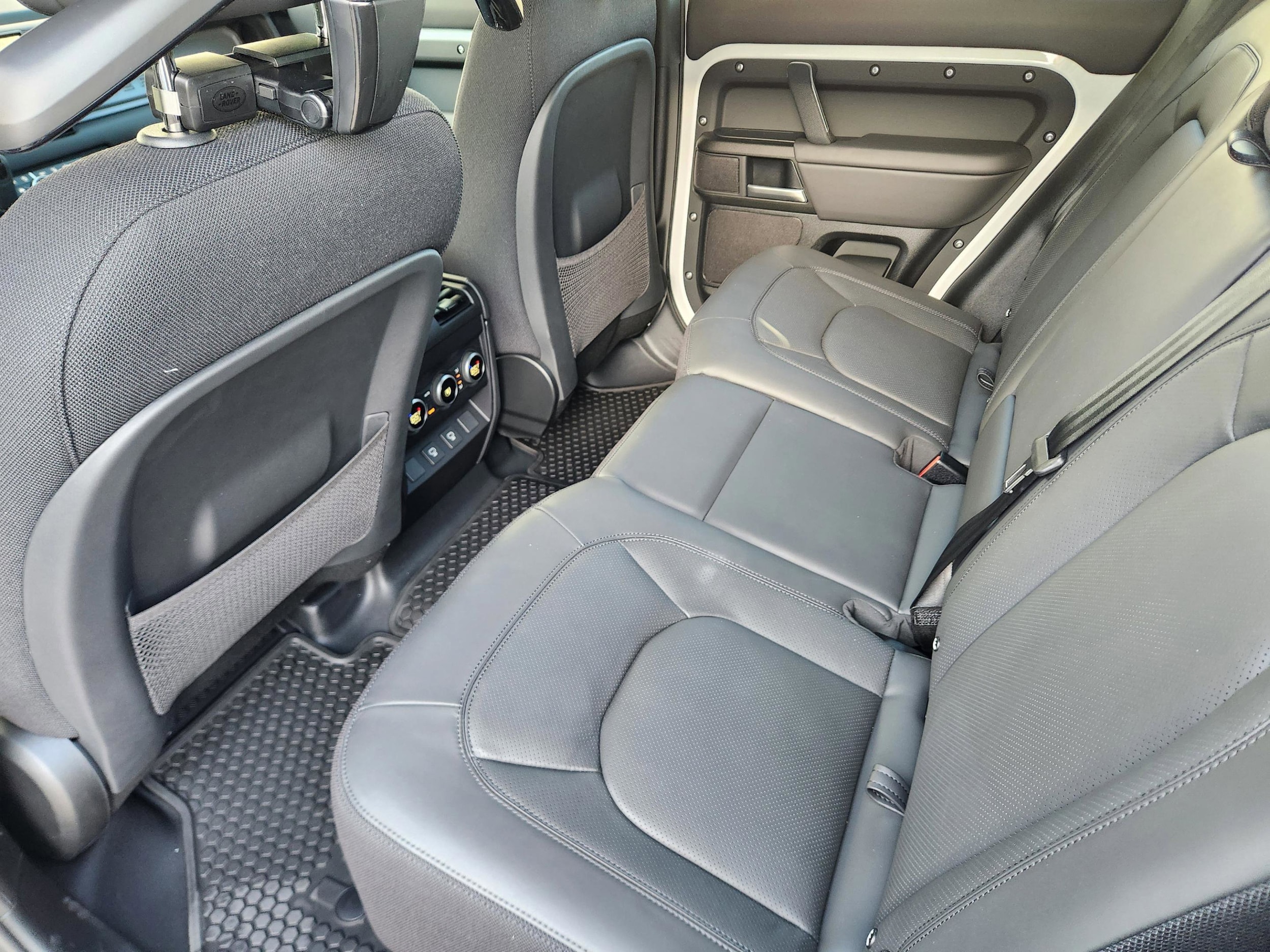 2025 Land Rover Defender V8 - Photo 25